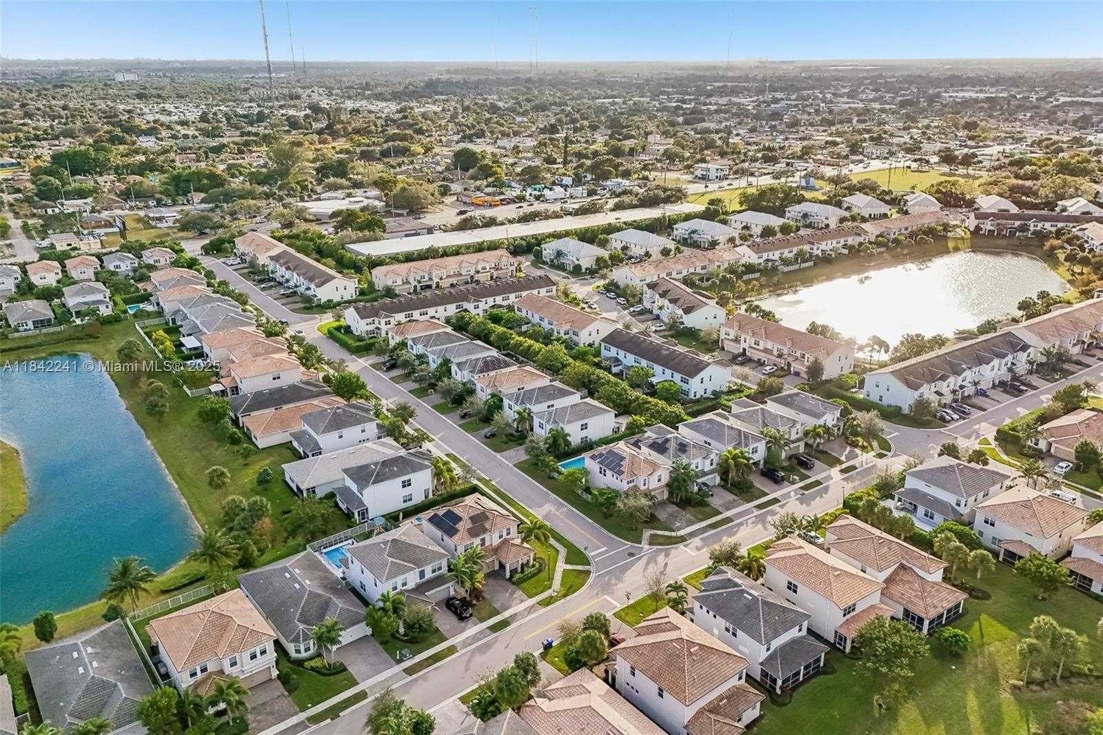 Small Image of 1402 MYRTLE OAK TER, Hollywood Number 50