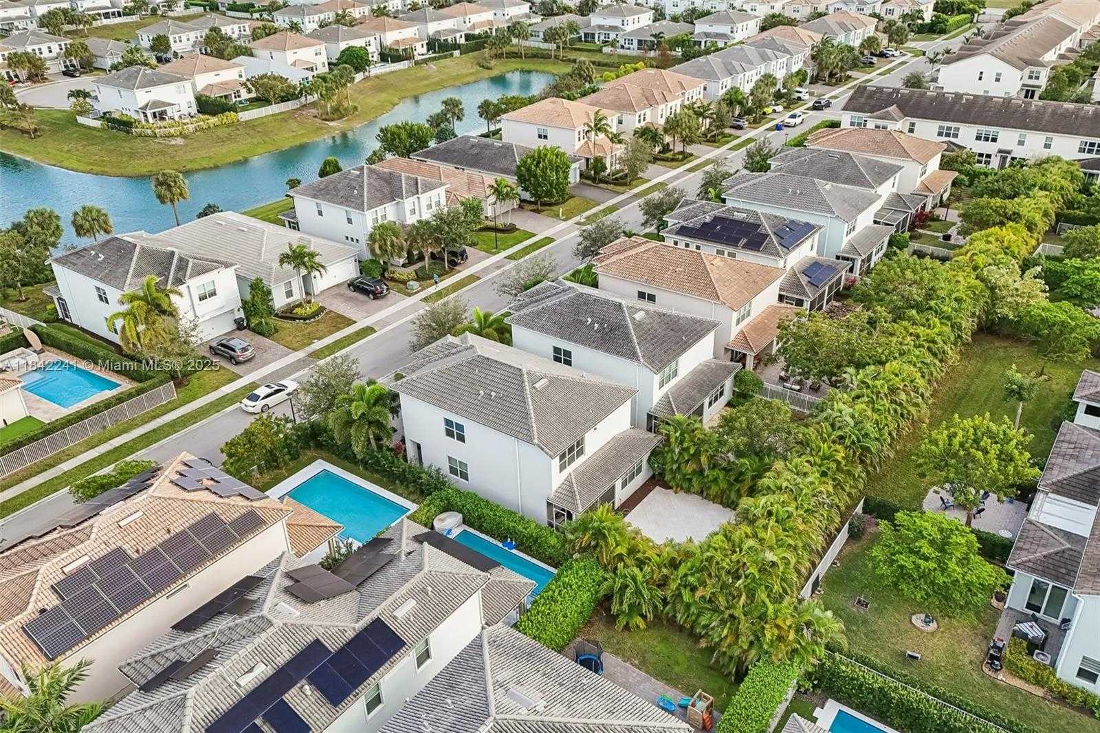 Small Image of 1402 MYRTLE OAK TER, Hollywood Number 53