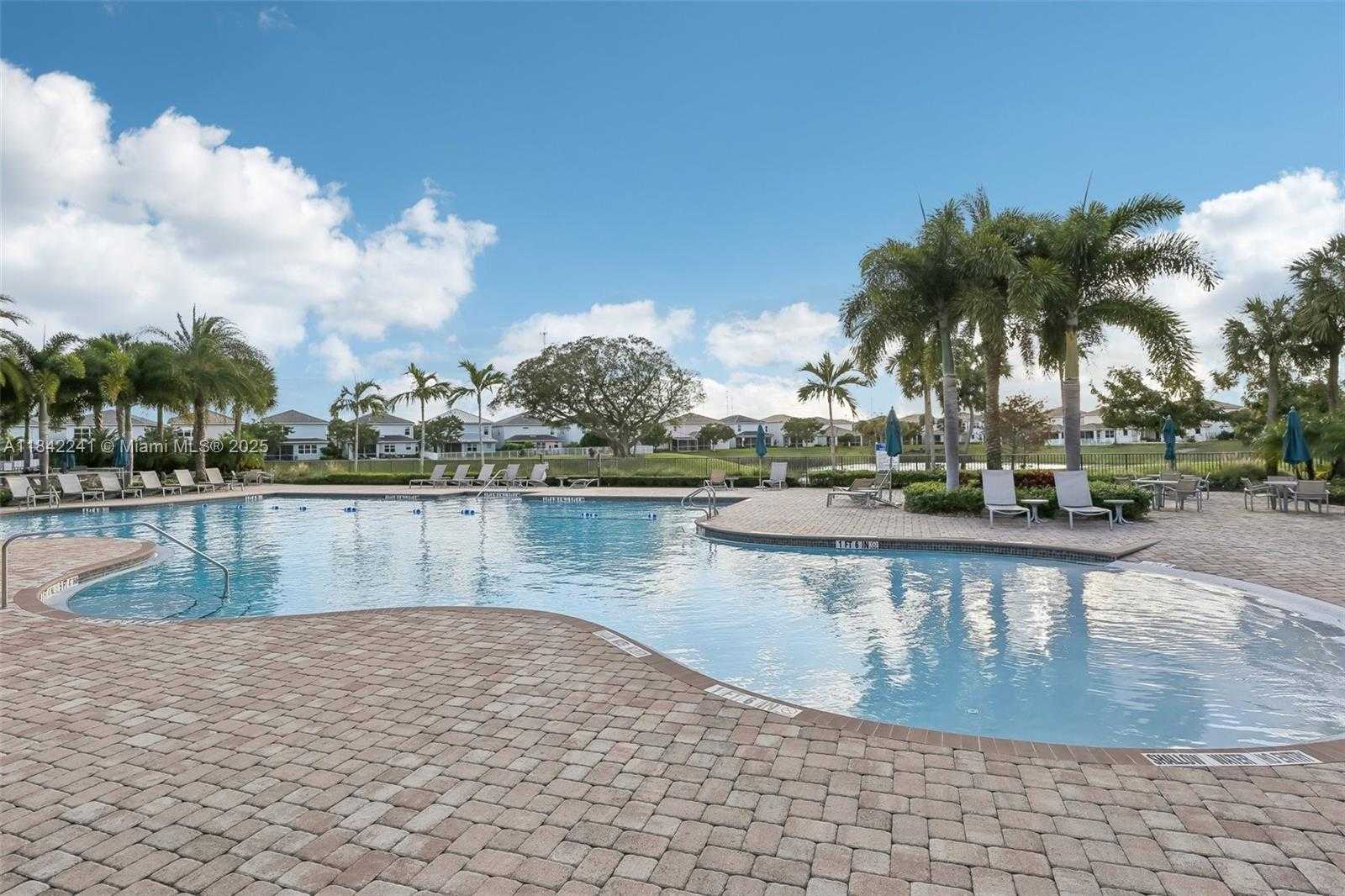 Small Image of 1402 MYRTLE OAK TER, Hollywood Number 56