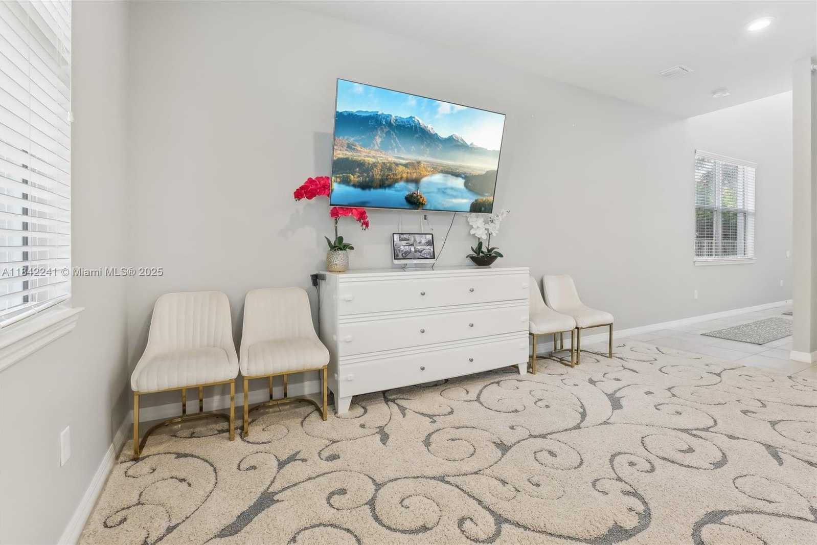 Small Image of 1402 MYRTLE OAK TER, Hollywood Number 9