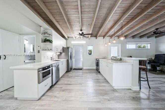 Small Image of 3309 SOUTH WEST 16TH ST, Fort Lauderdale Number 2