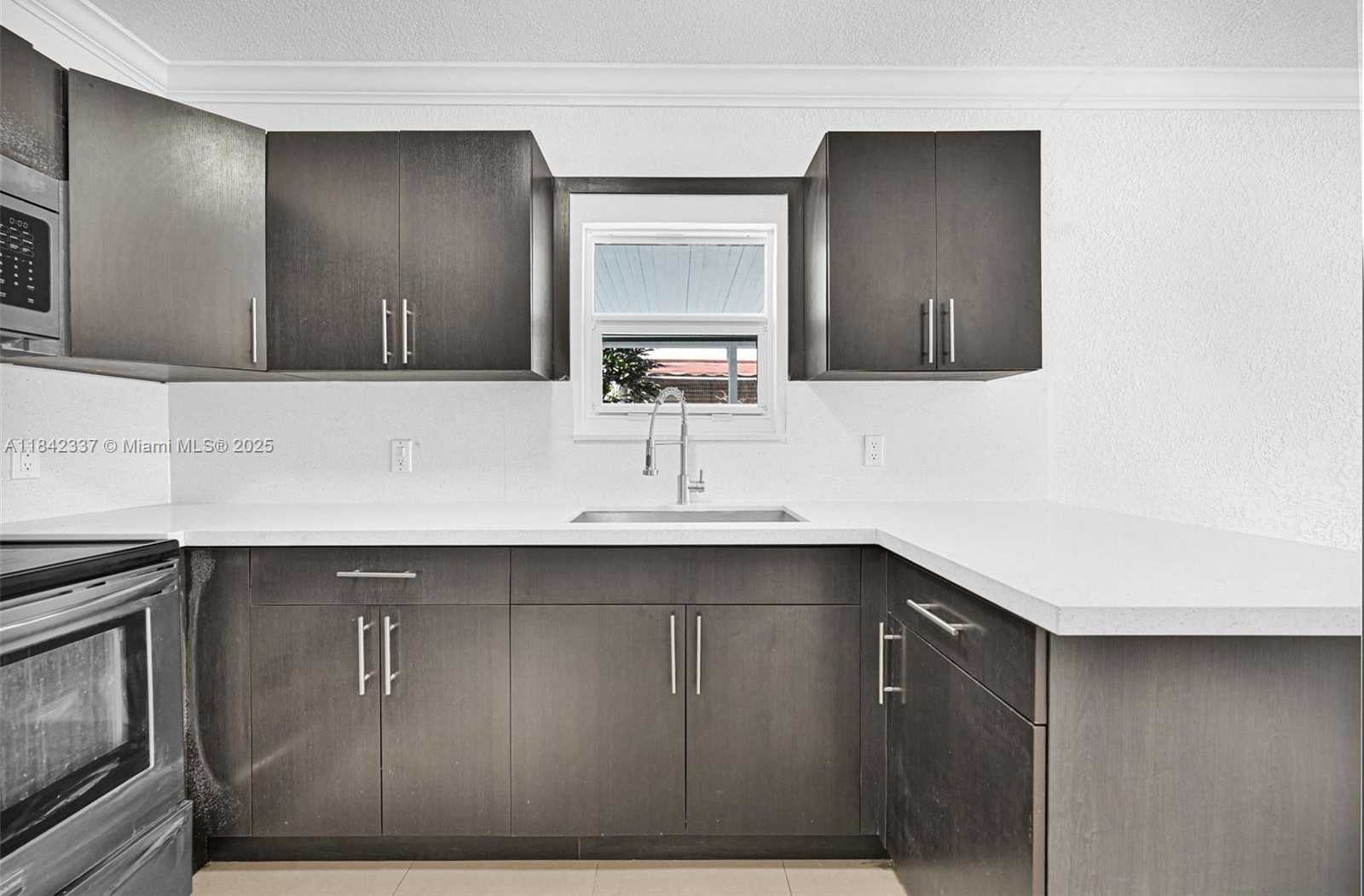 Small Image of 840 NORTH EAST 4TH PL, Hialeah Number 15
