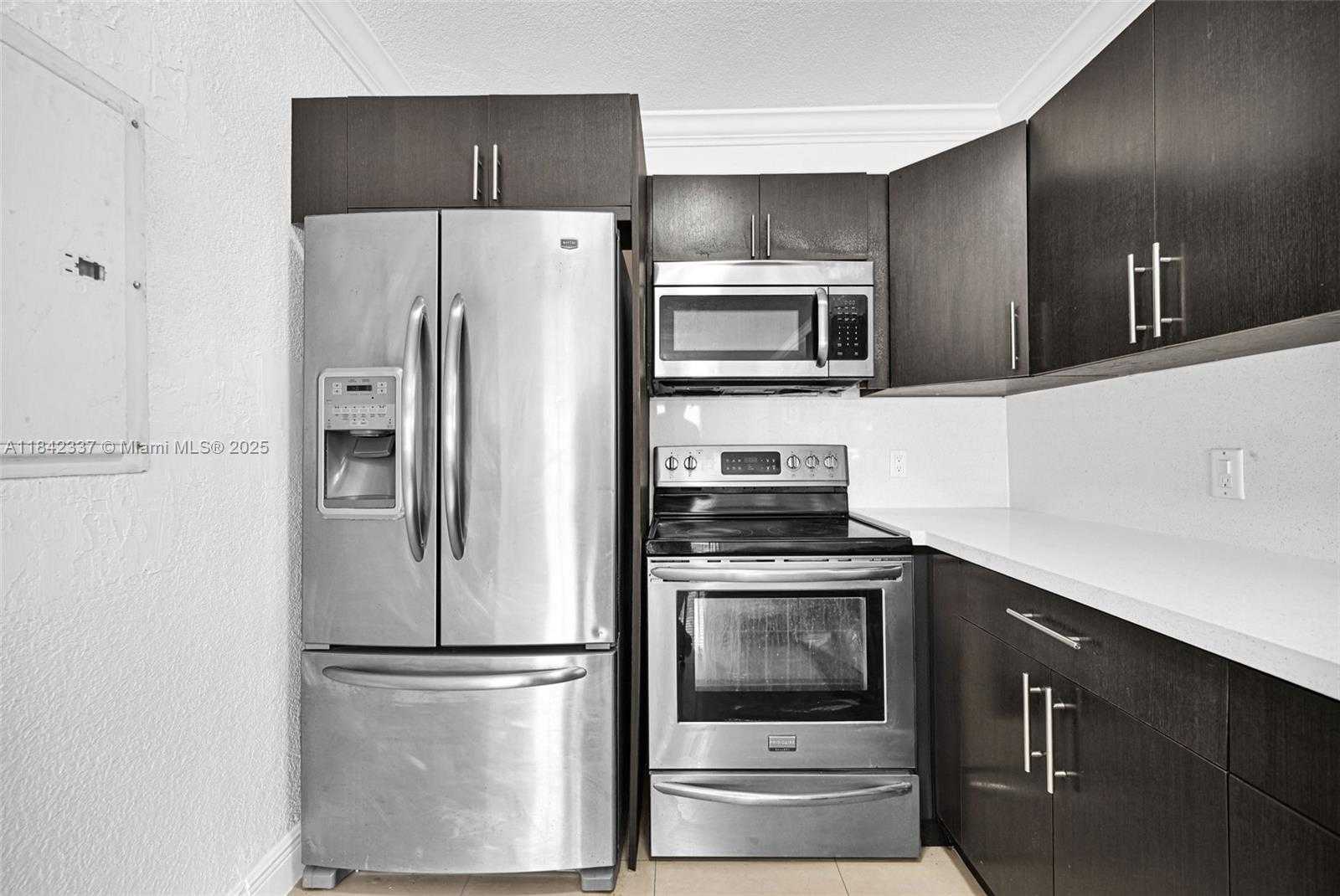 Small Image of 840 NORTH EAST 4TH PL, Hialeah Number 17