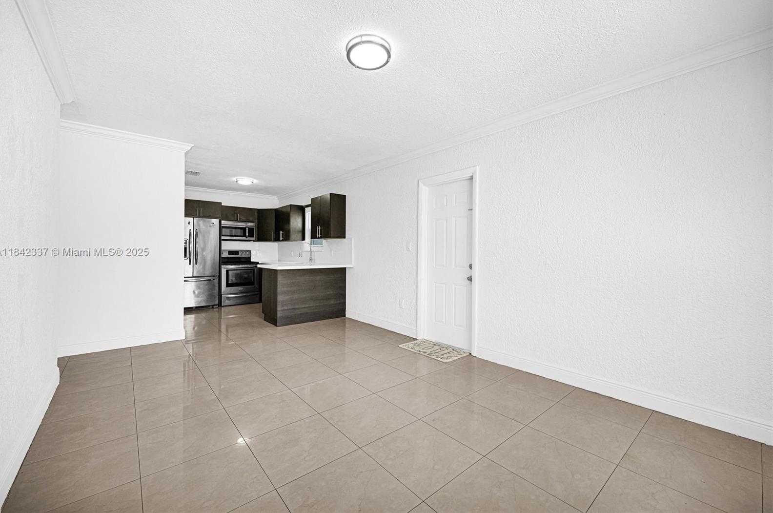 Small Image of 840 NORTH EAST 4TH PL, Hialeah Number 18