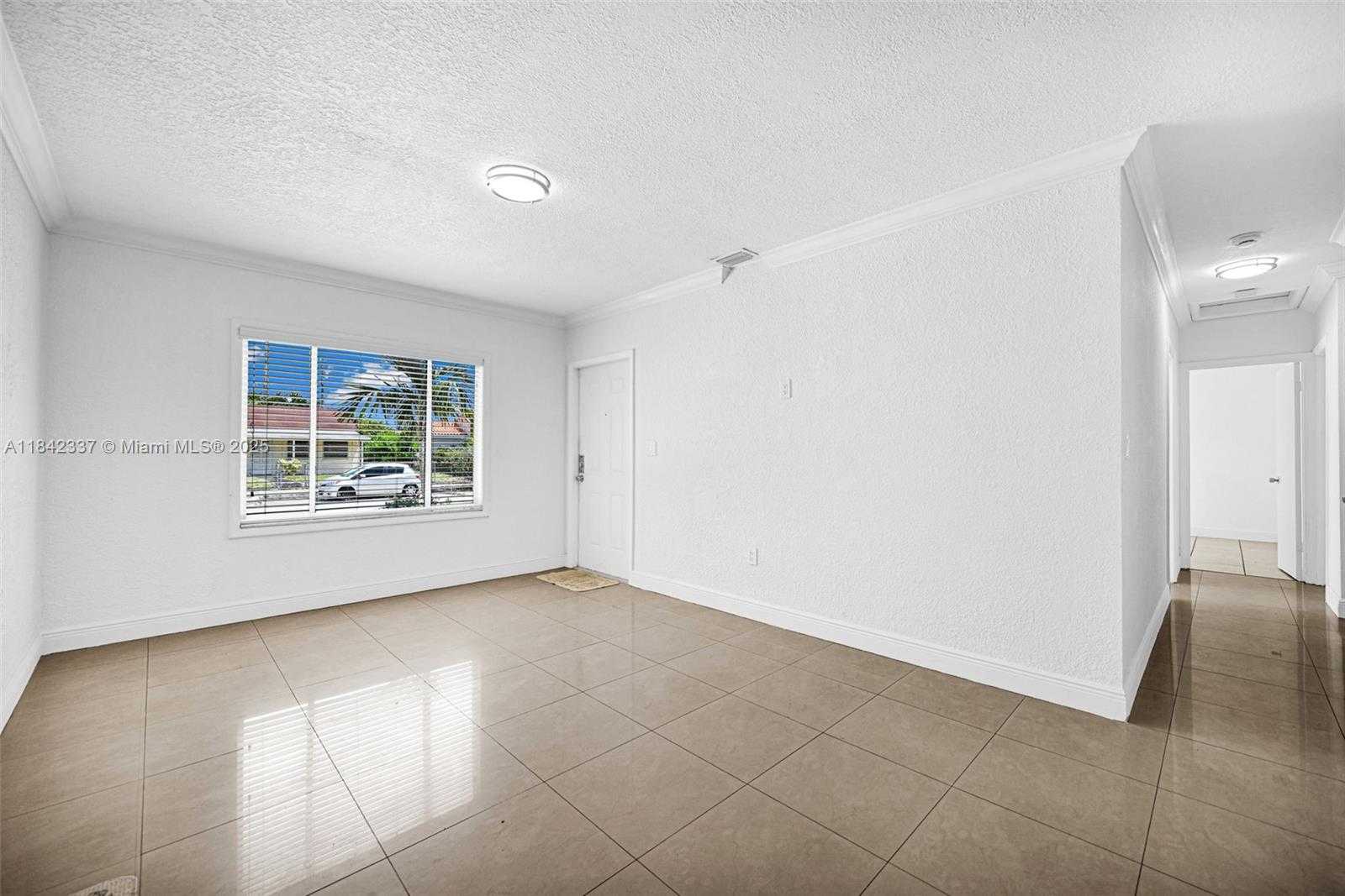 Small Image of 840 NORTH EAST 4TH PL, Hialeah Number 19