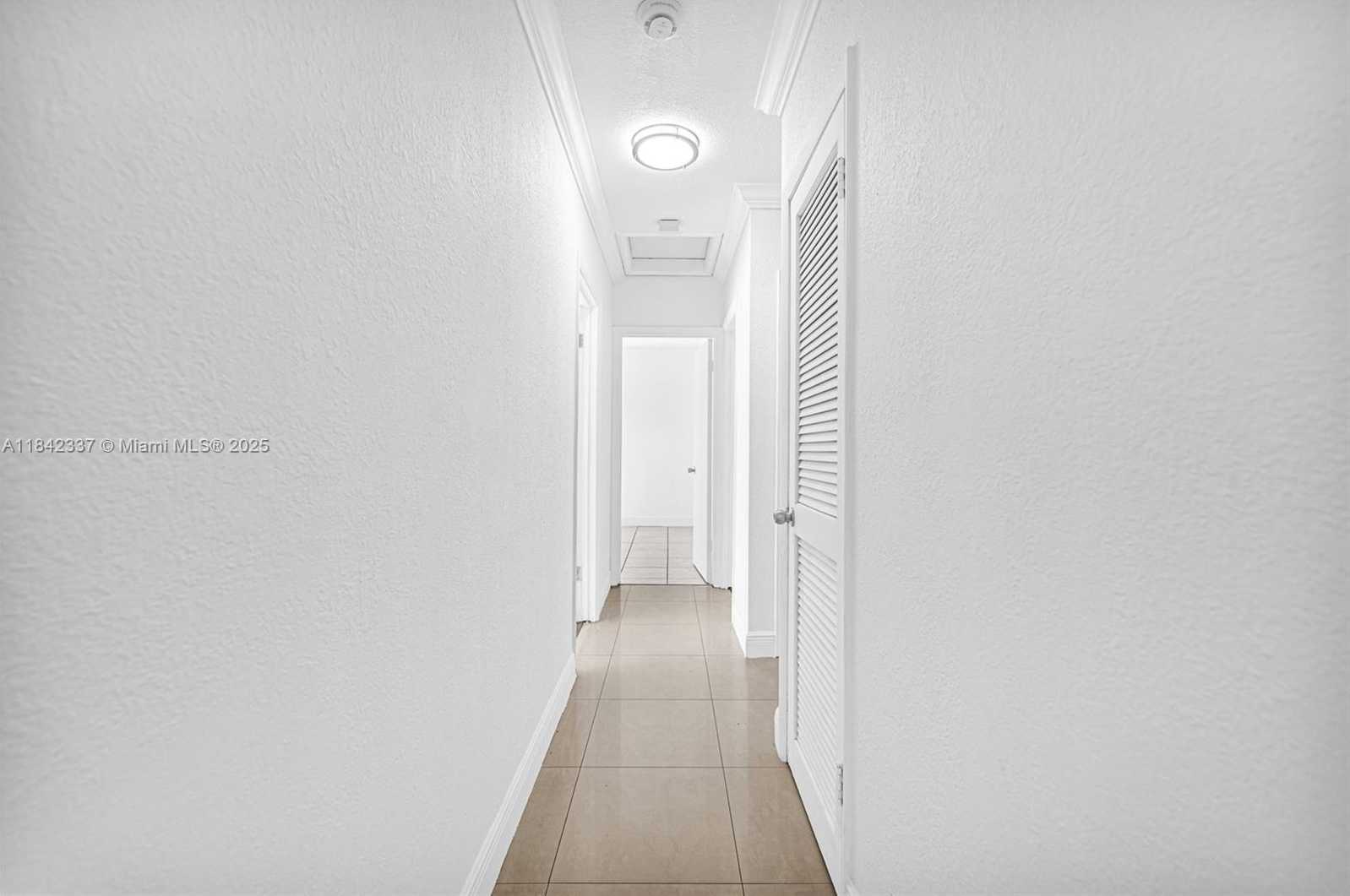 Small Image of 840 NORTH EAST 4TH PL, Hialeah Number 22