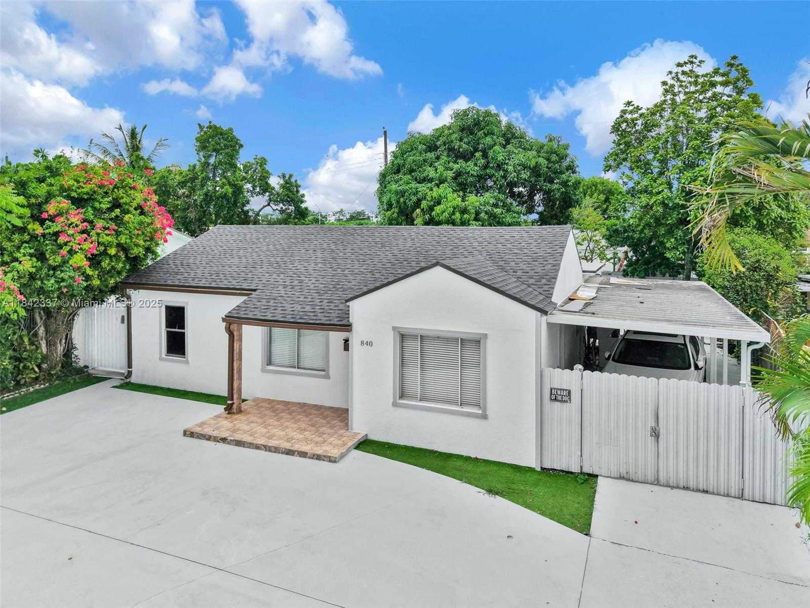 Small Image of 840 NORTH EAST 4TH PL, Hialeah Number 3