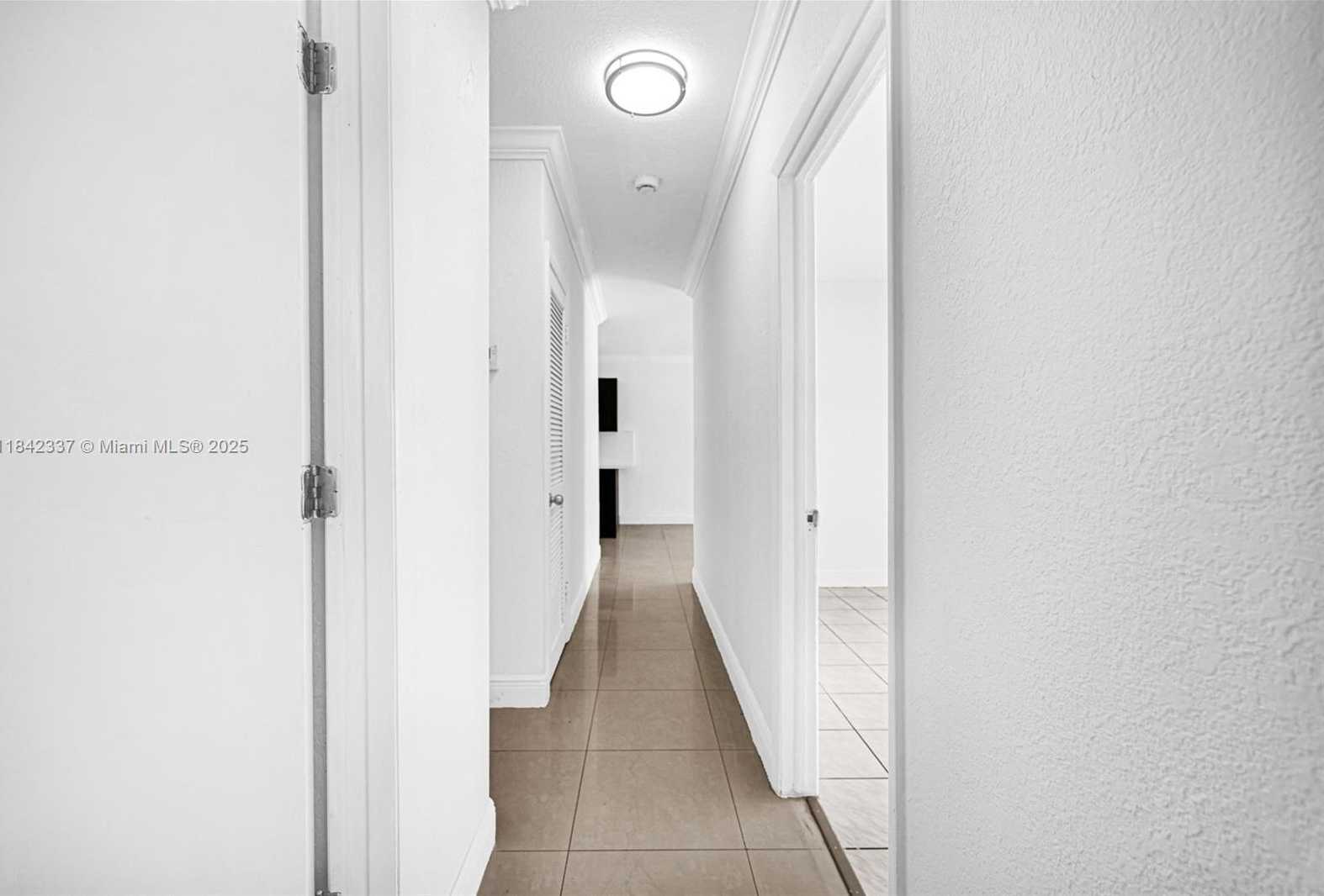 Small Image of 840 NORTH EAST 4TH PL, Hialeah Number 31