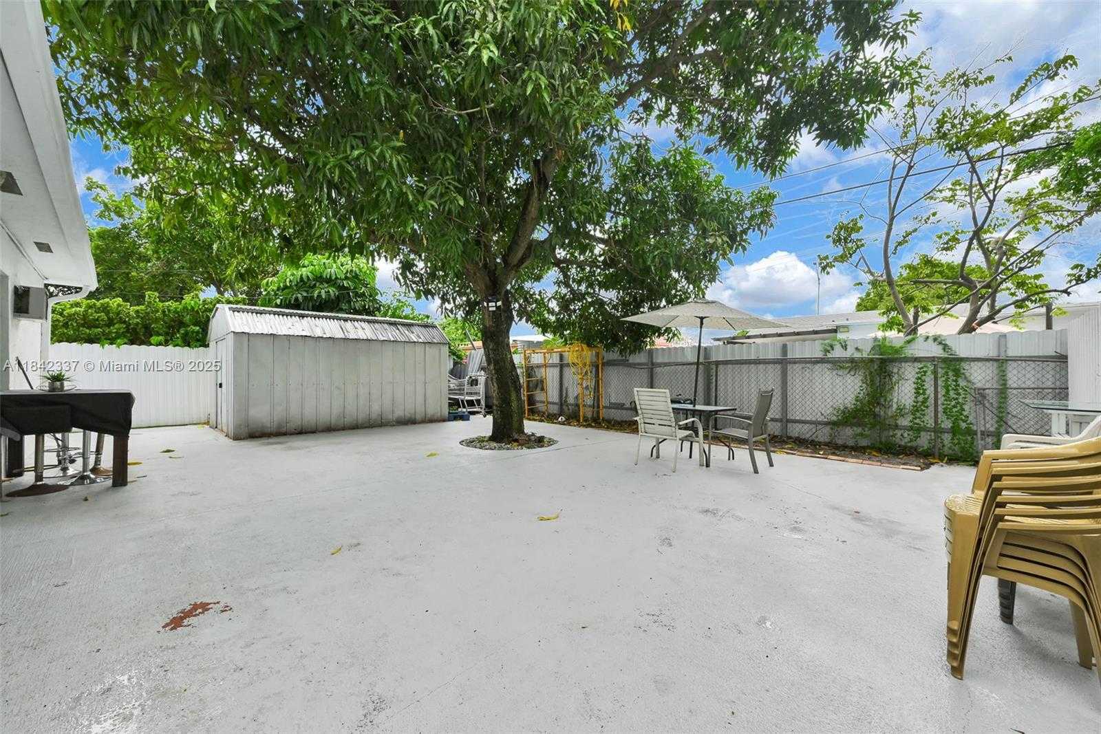 Small Image of 840 NORTH EAST 4TH PL, Hialeah Number 42