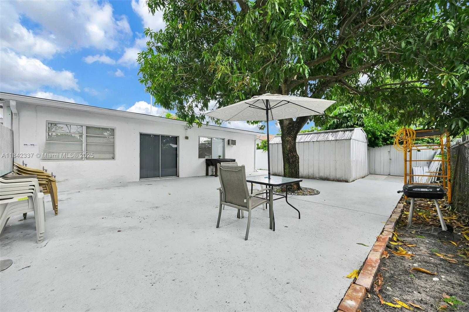 Small Image of 840 NORTH EAST 4TH PL, Hialeah Number 43