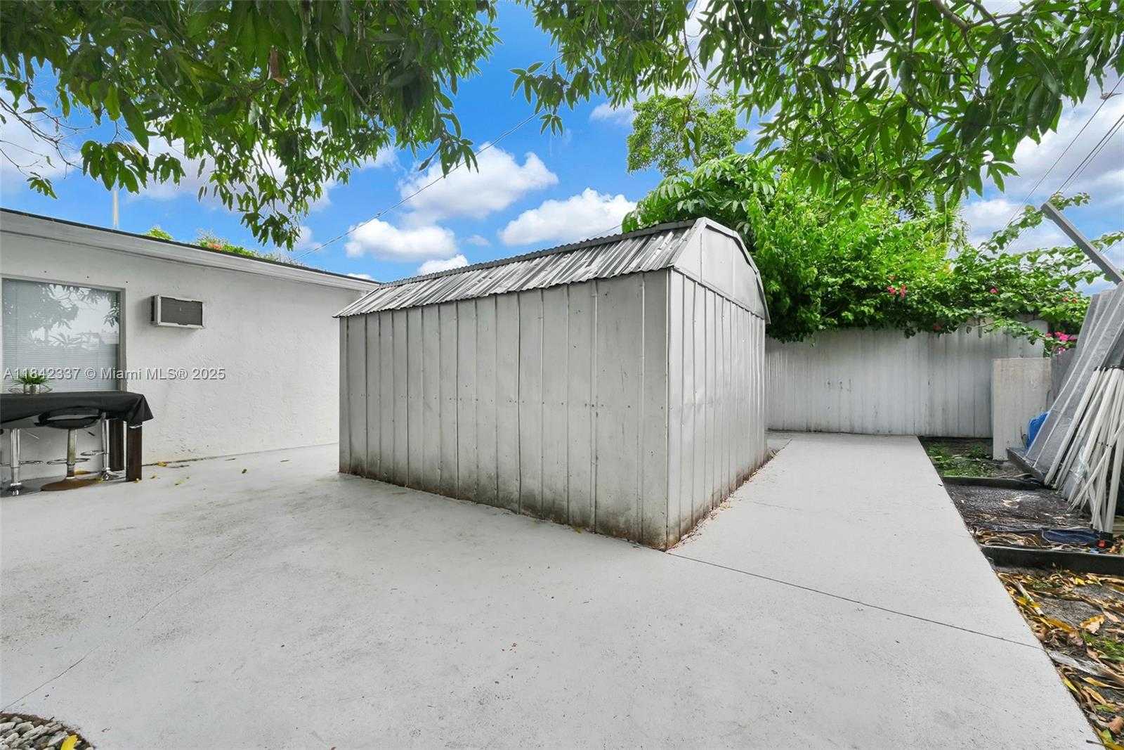 Small Image of 840 NORTH EAST 4TH PL, Hialeah Number 47