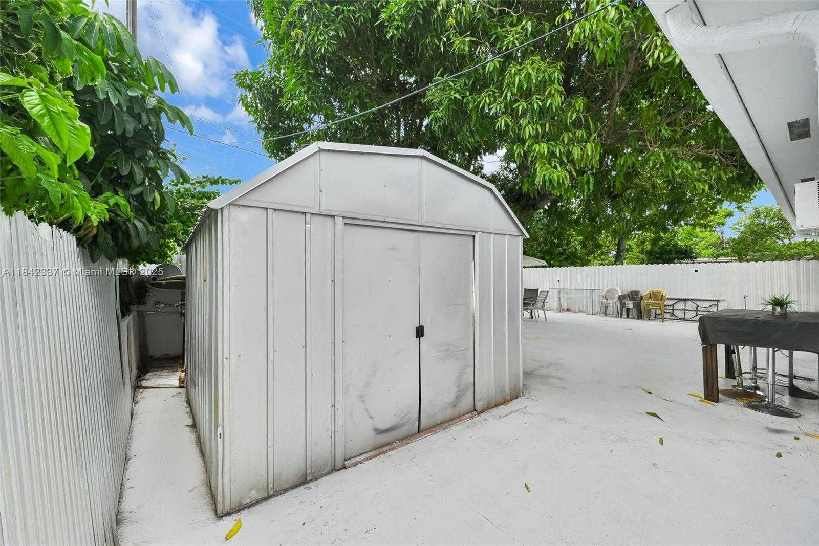Small Image of 840 NORTH EAST 4TH PL, Hialeah Number 50