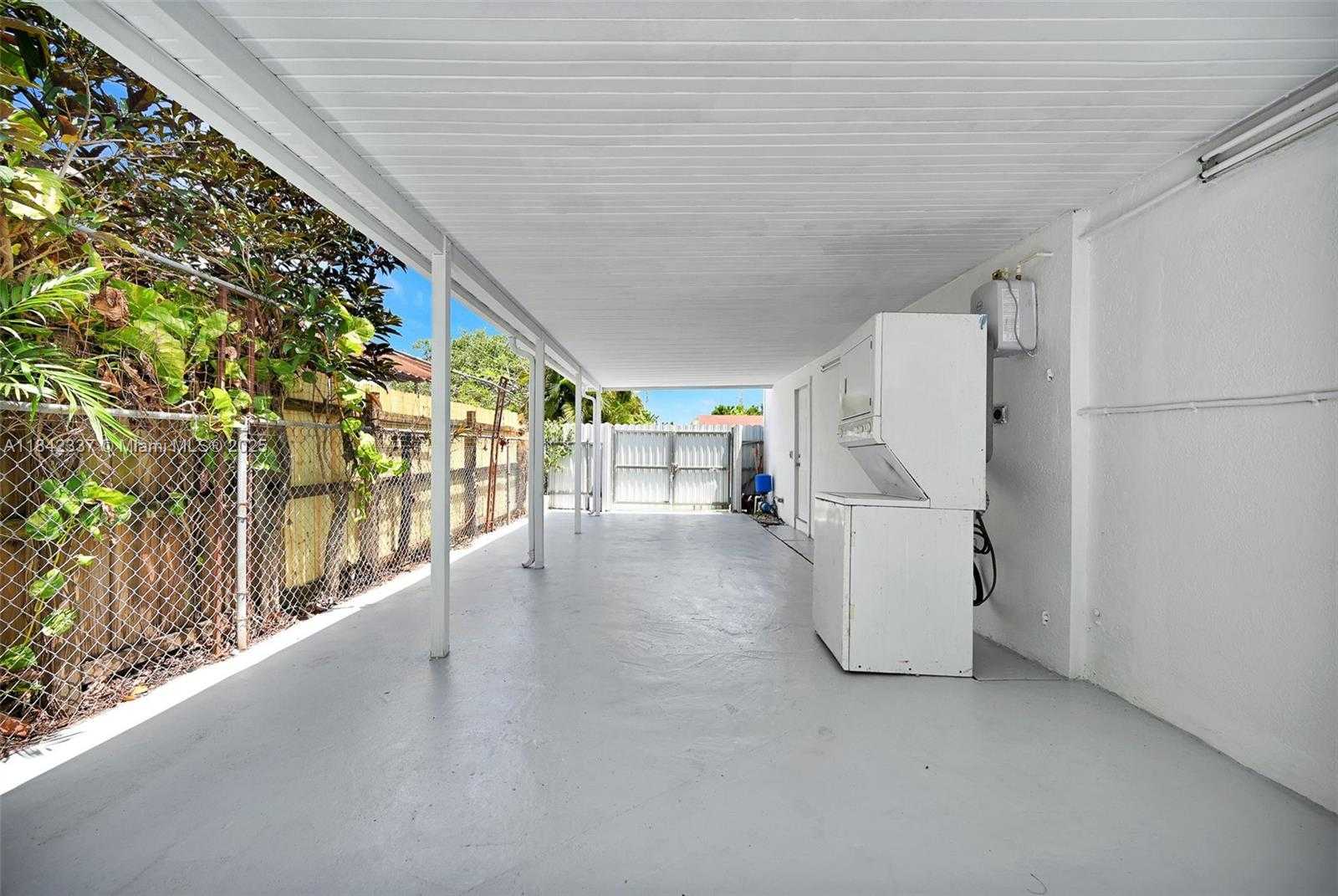 Small Image of 840 NORTH EAST 4TH PL, Hialeah Number 53
