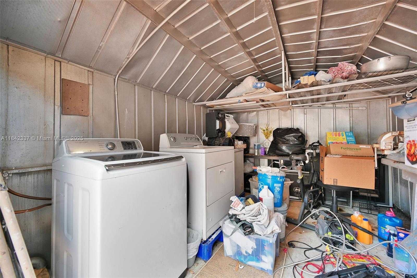 Small Image of 840 NORTH EAST 4TH PL, Hialeah Number 56