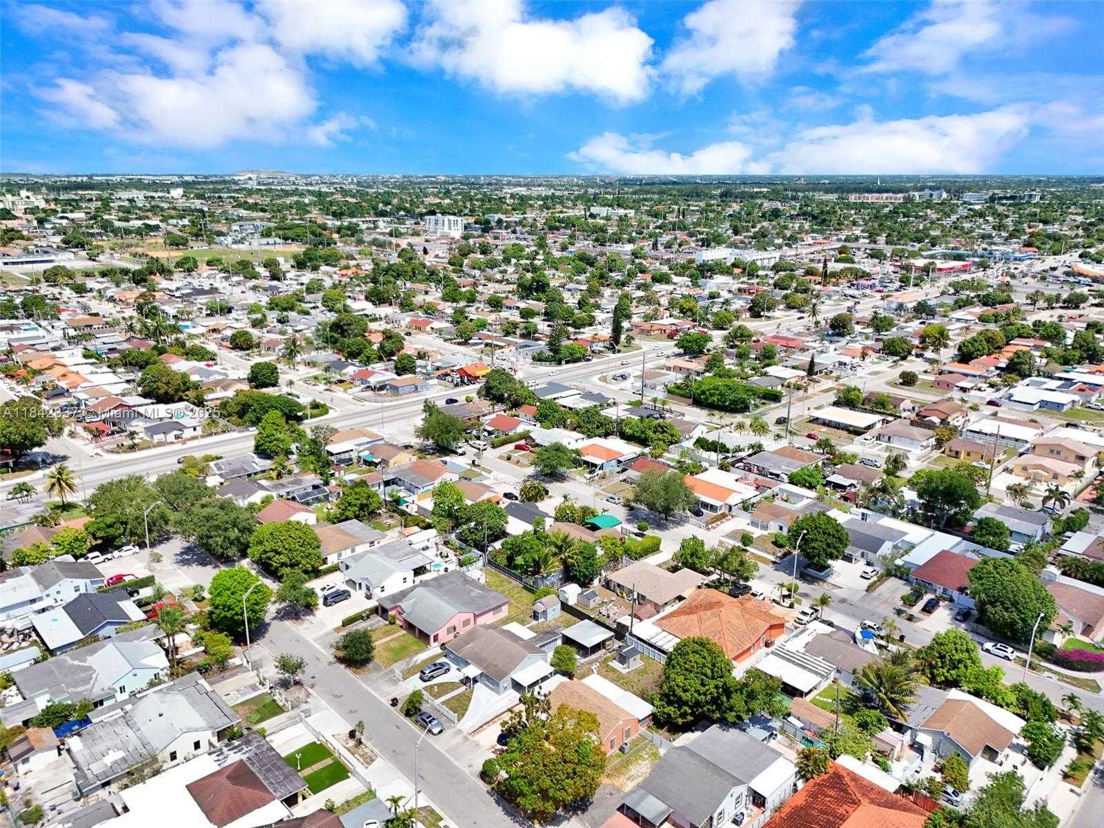 Small Image of 840 NORTH EAST 4TH PL, Hialeah Number 62