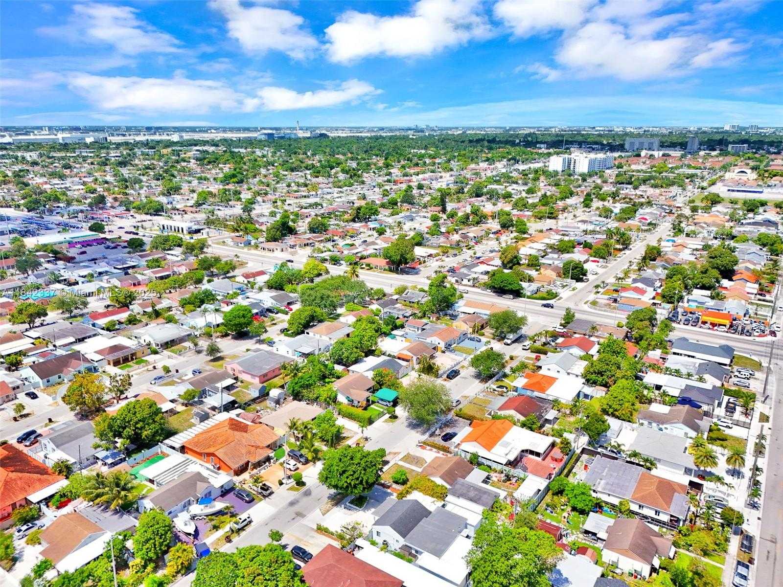 Small Image of 840 NORTH EAST 4TH PL, Hialeah Number 64