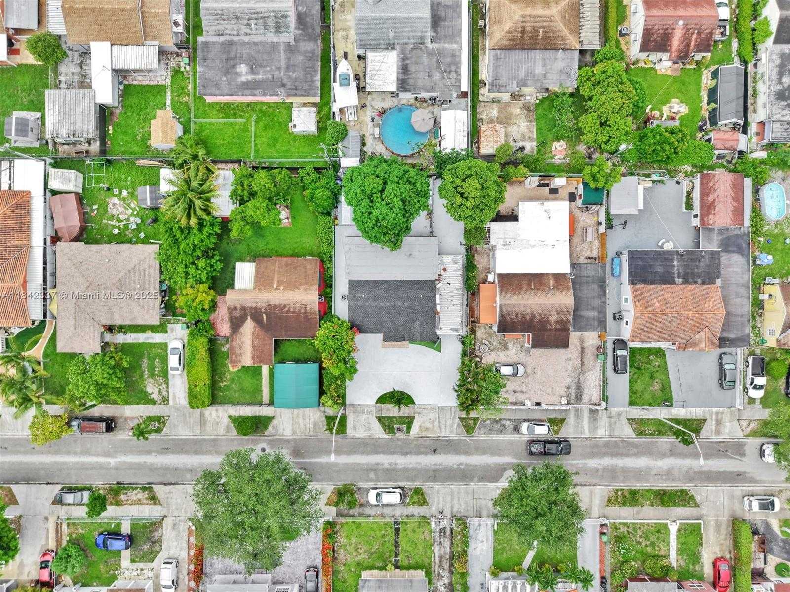 Small Image of 840 NORTH EAST 4TH PL, Hialeah Number 72