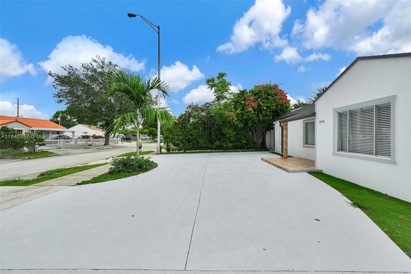Small Image of 840 NORTH EAST 4TH PL, Hialeah Number 8