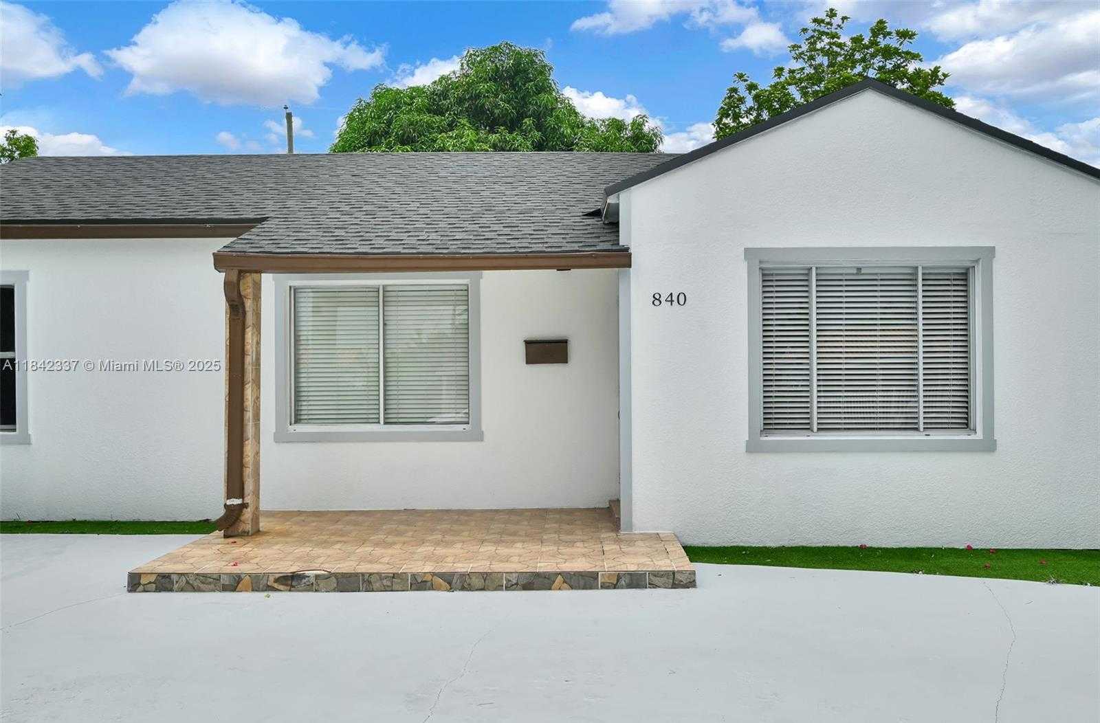 Small Image of 840 NORTH EAST 4TH PL, Hialeah Number 9