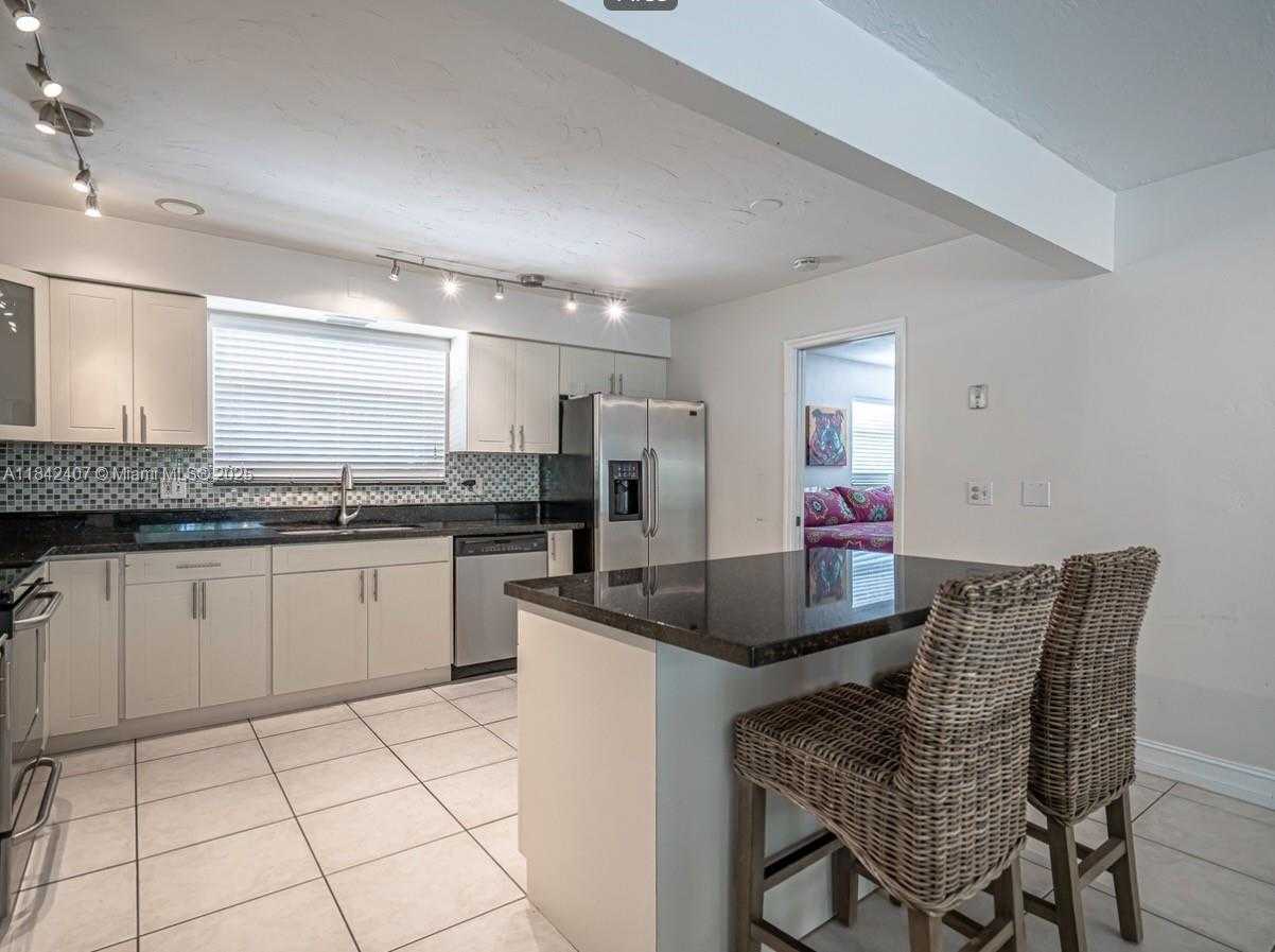 Small Image of 906 NORTH 13TH AVE, Hollywood Number 19