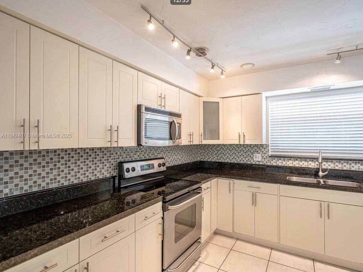 Small Image of 906 NORTH 13TH AVE, Hollywood Number 21