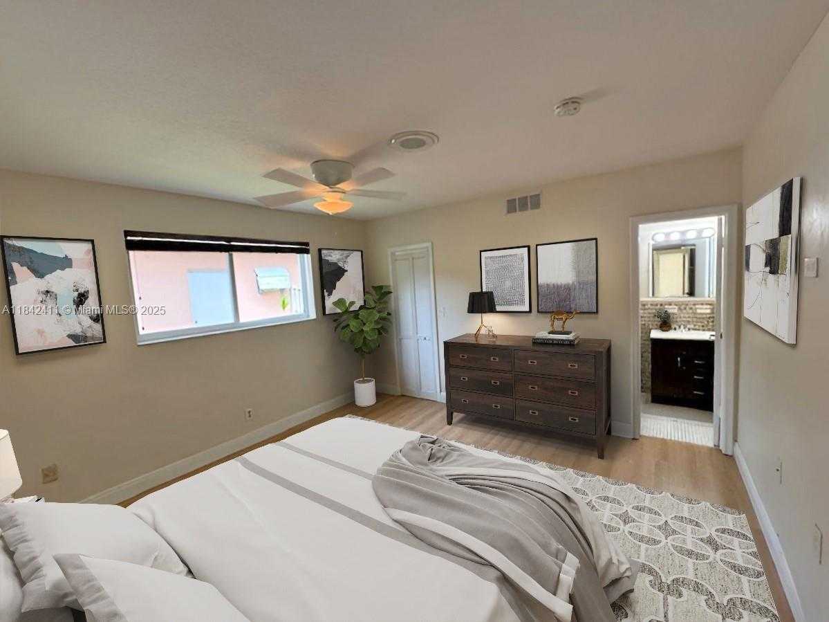 Small Image of 2030 NORTH 54TH AVE, Hollywood Number 11