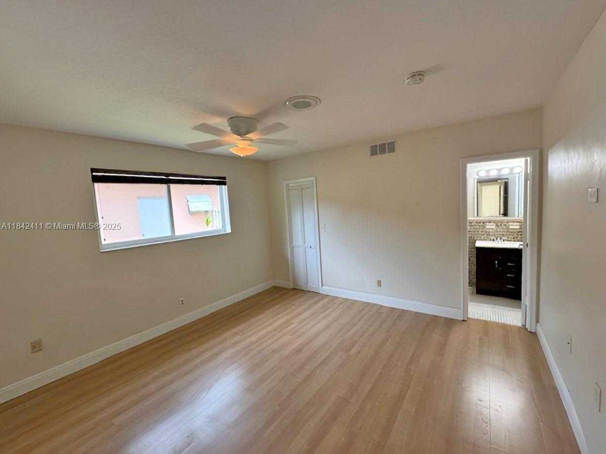 Small Image of 2030 NORTH 54TH AVE, Hollywood Number 12