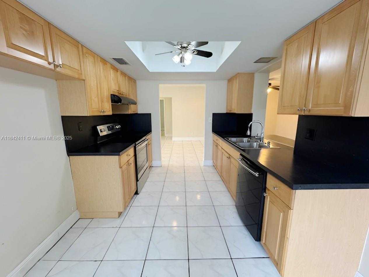 Small Image of 2030 NORTH 54TH AVE, Hollywood Number 19