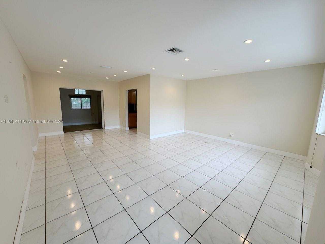 Small Image of 2030 NORTH 54TH AVE, Hollywood Number 24