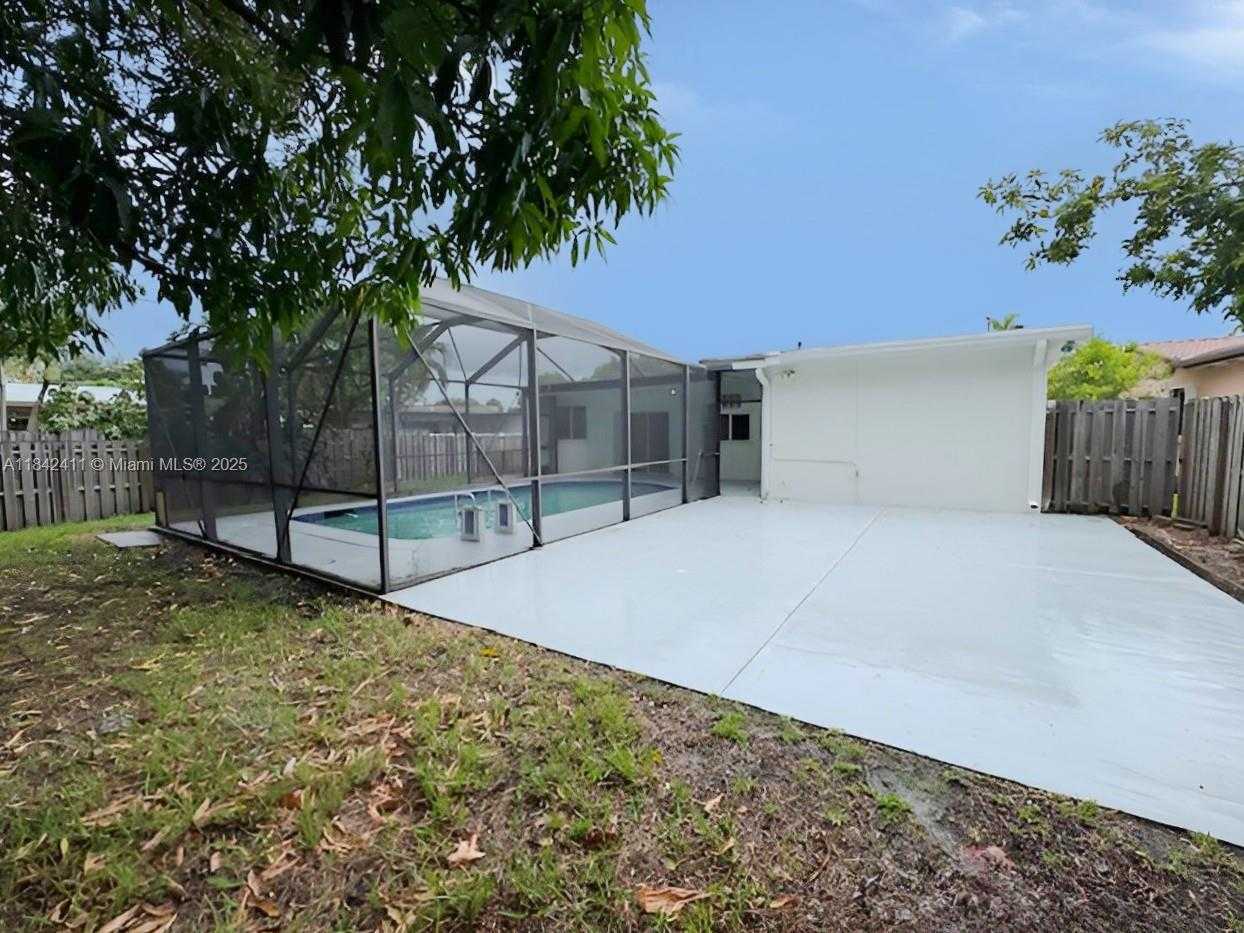 Small Image of 2030 NORTH 54TH AVE, Hollywood Number 27