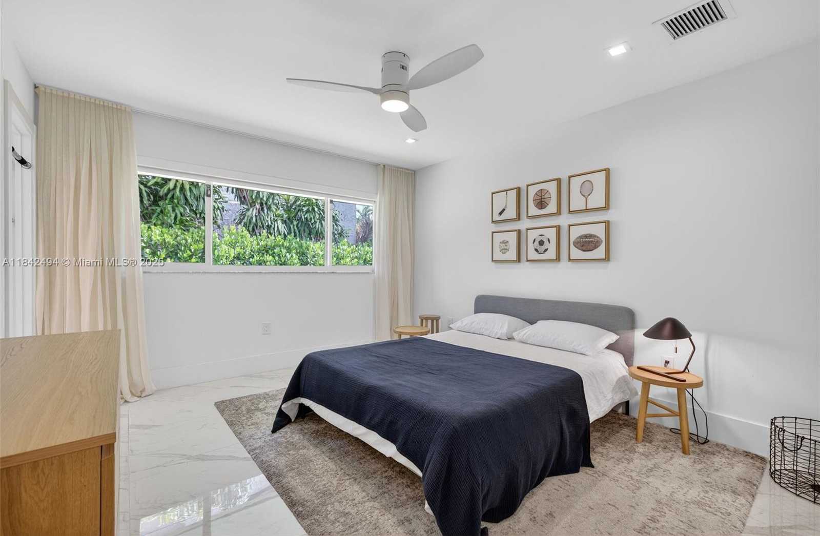 Small Image of 1001 DIPLOMAT PKWY, Hallandale Beach Number 15