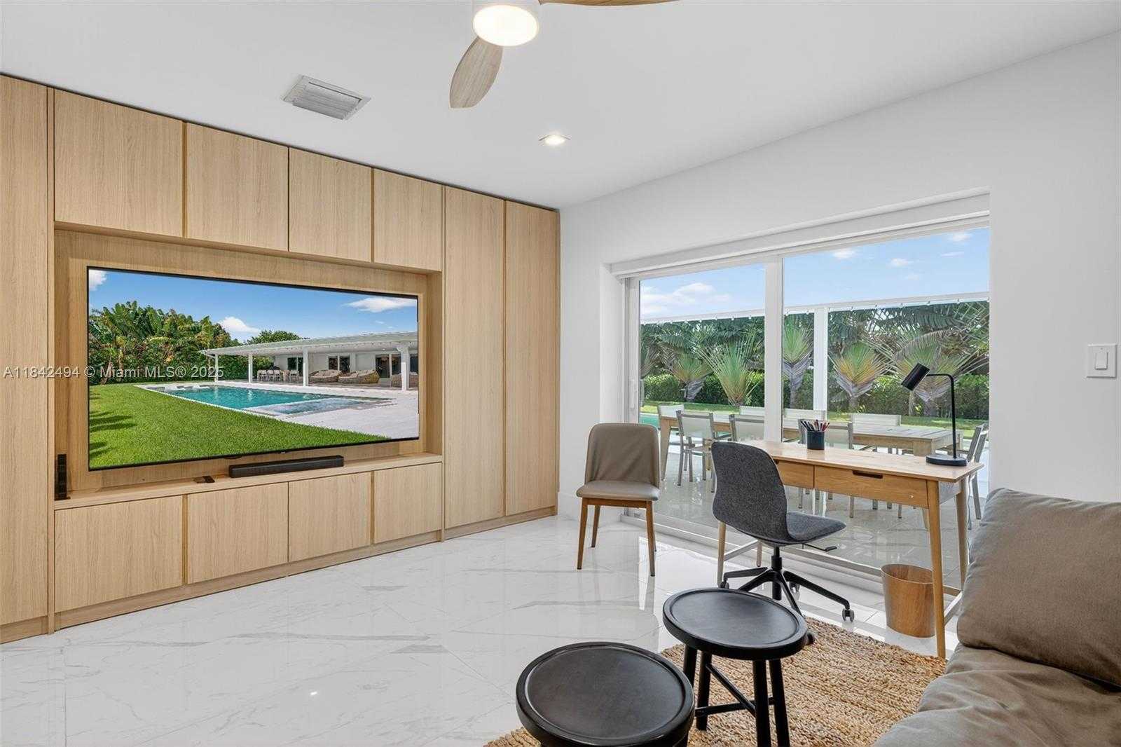 Small Image of 1001 DIPLOMAT PKWY, Hallandale Beach Number 16