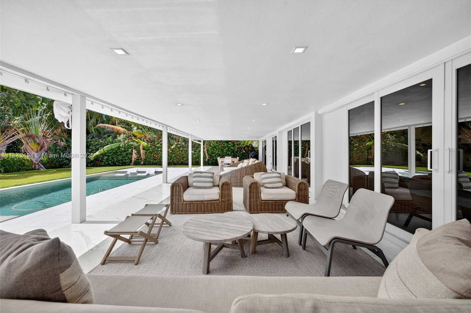 Small Image of 1001 DIPLOMAT PKWY, Hallandale Beach Number 20