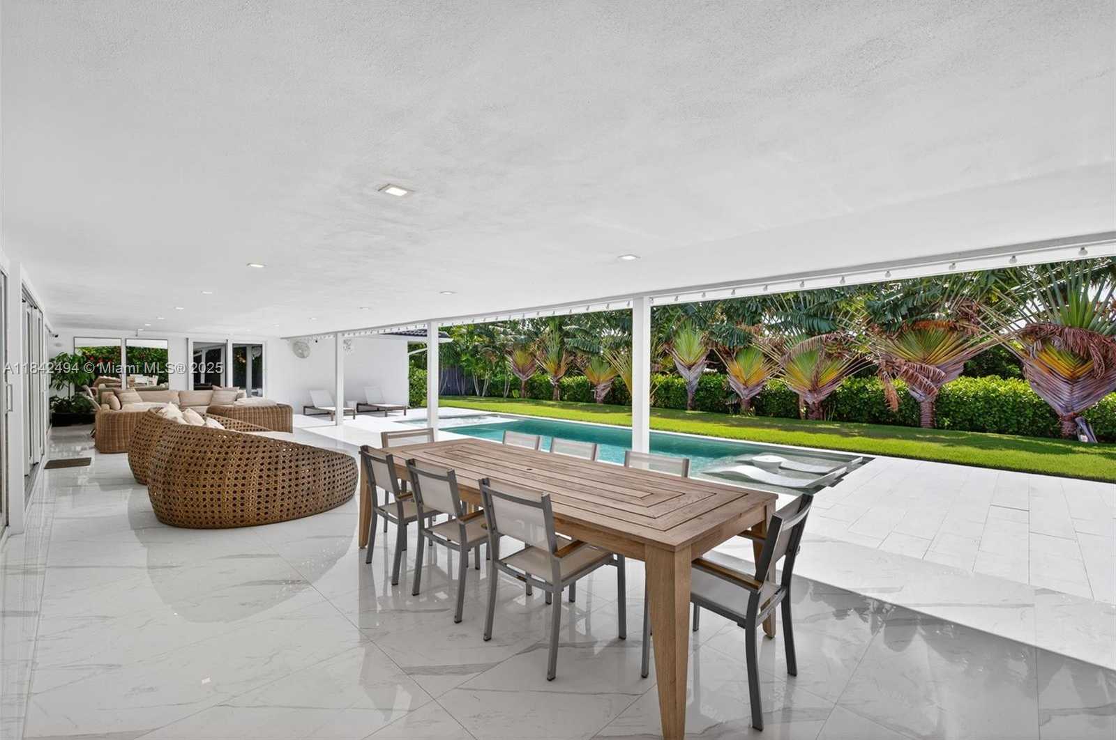 Small Image of 1001 DIPLOMAT PKWY, Hallandale Beach Number 22