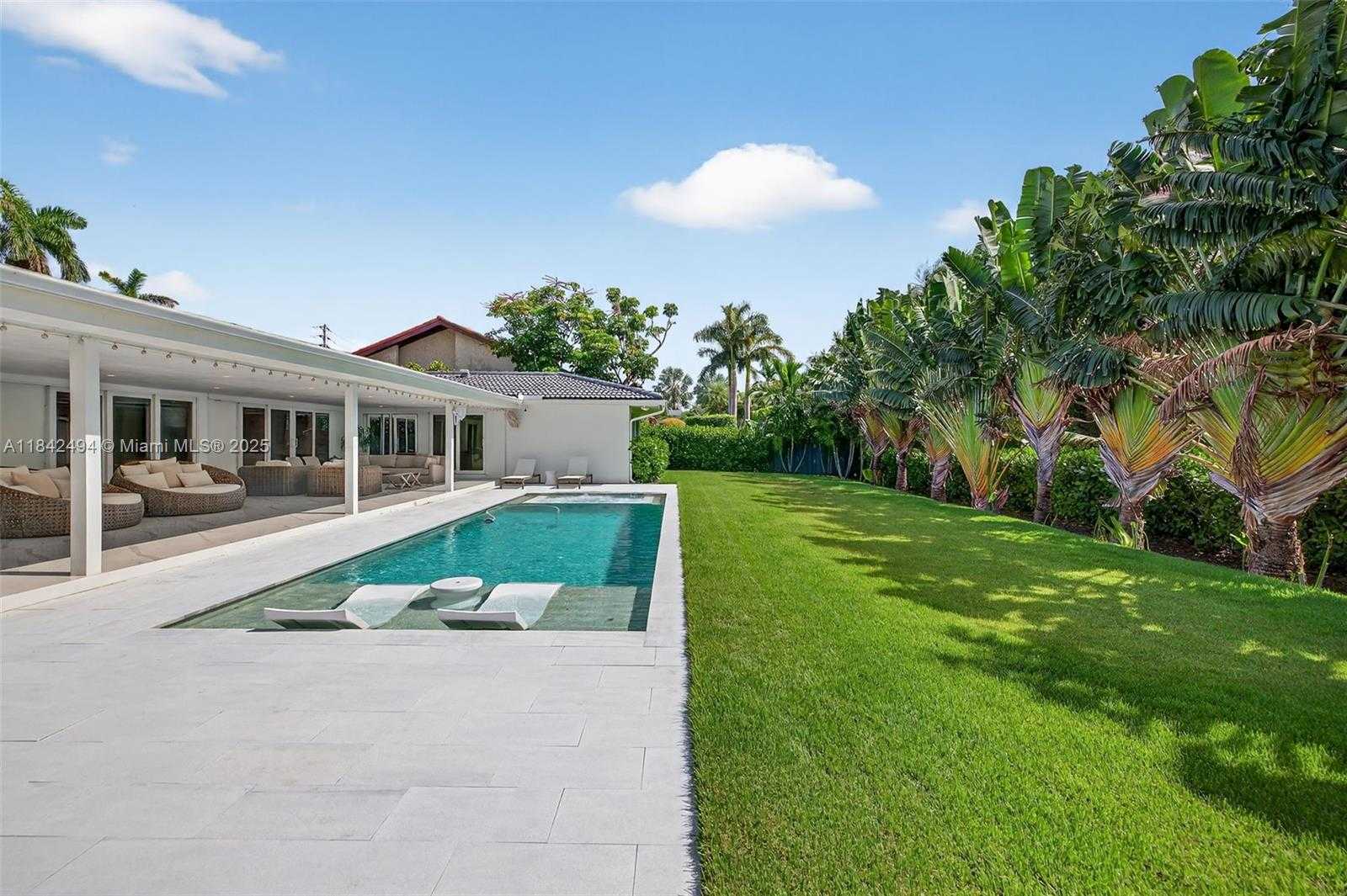 Small Image of 1001 DIPLOMAT PKWY, Hallandale Beach Number 23