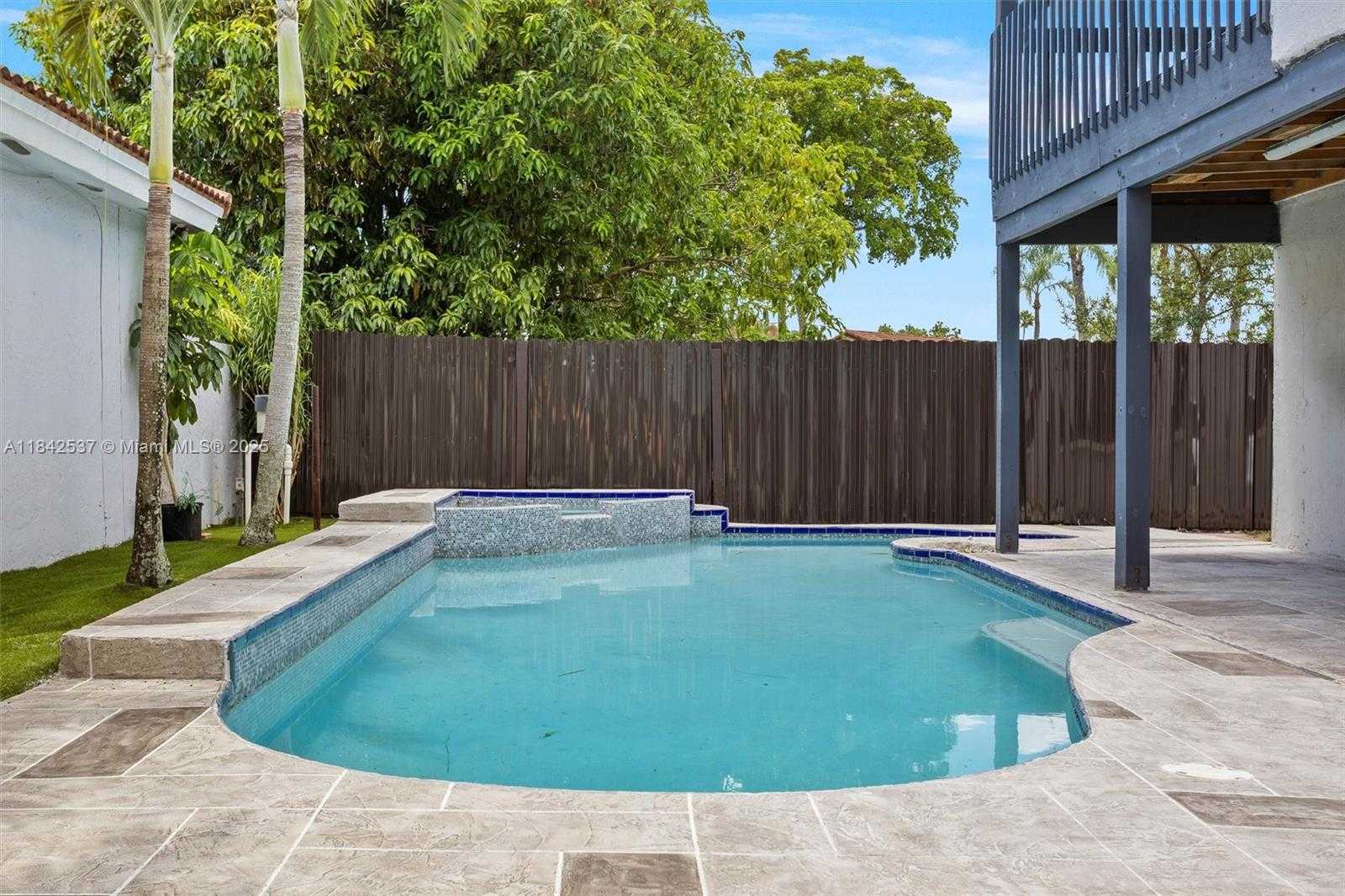 Small Image of 17532 NORTH WEST 61ST CT N, Hialeah Number 11