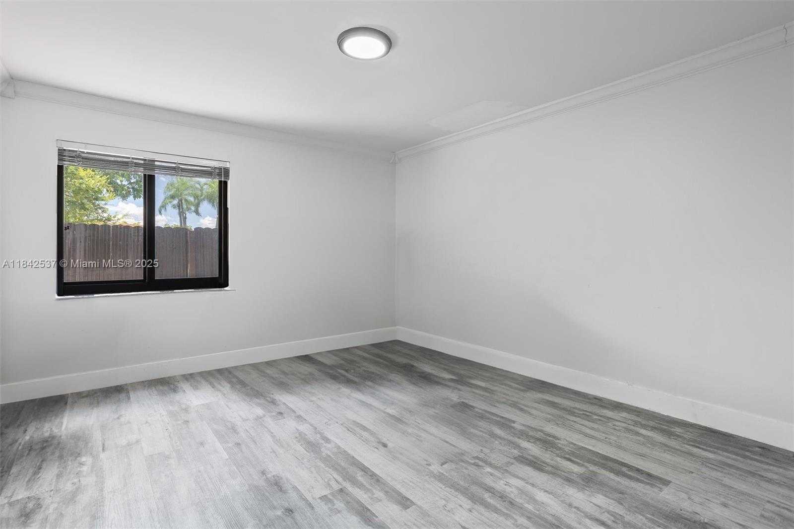 Small Image of 17532 NORTH WEST 61ST CT N, Hialeah Number 17