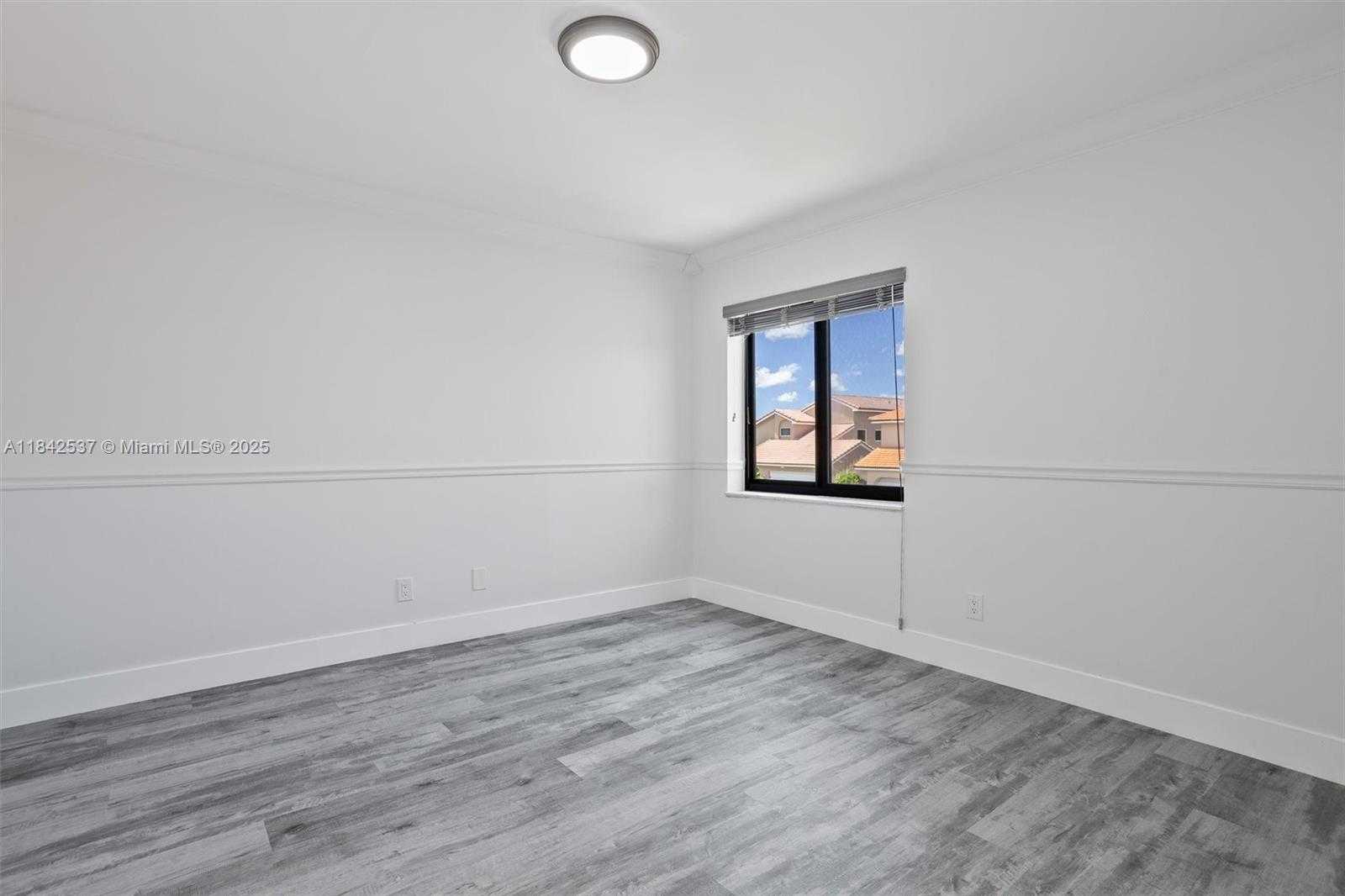 Small Image of 17532 NORTH WEST 61ST CT N, Hialeah Number 25
