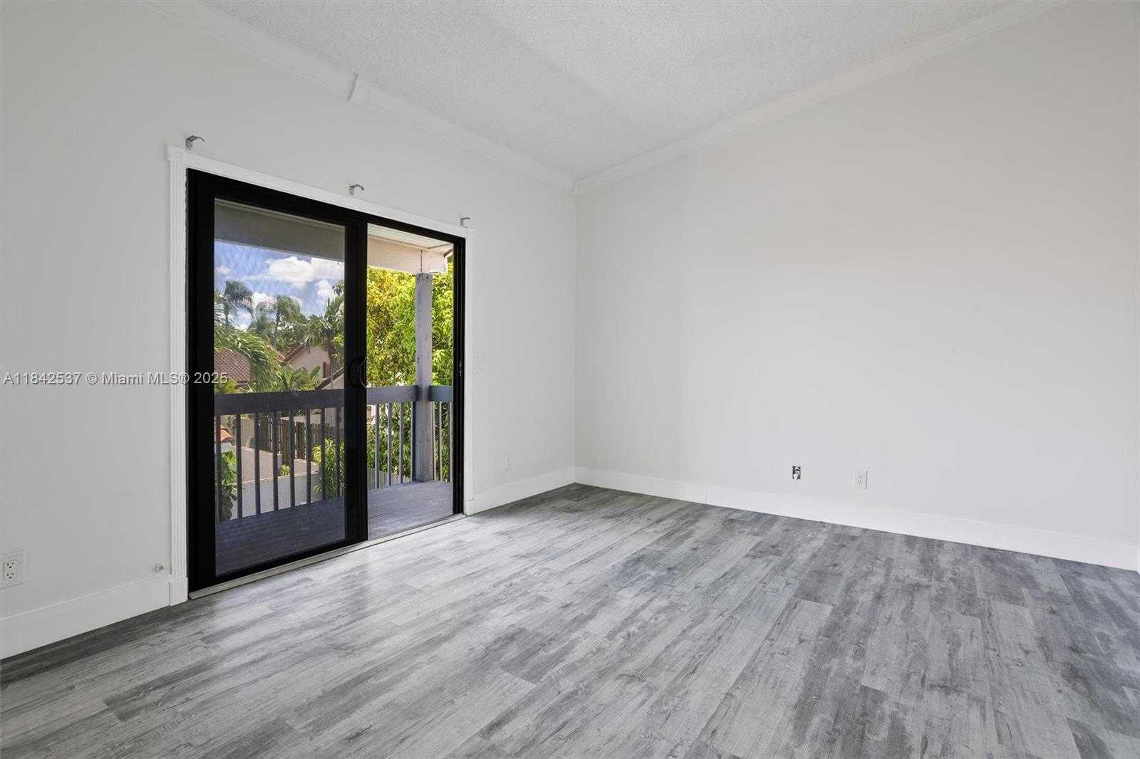 Small Image of 17532 NORTH WEST 61ST CT N, Hialeah Number 27