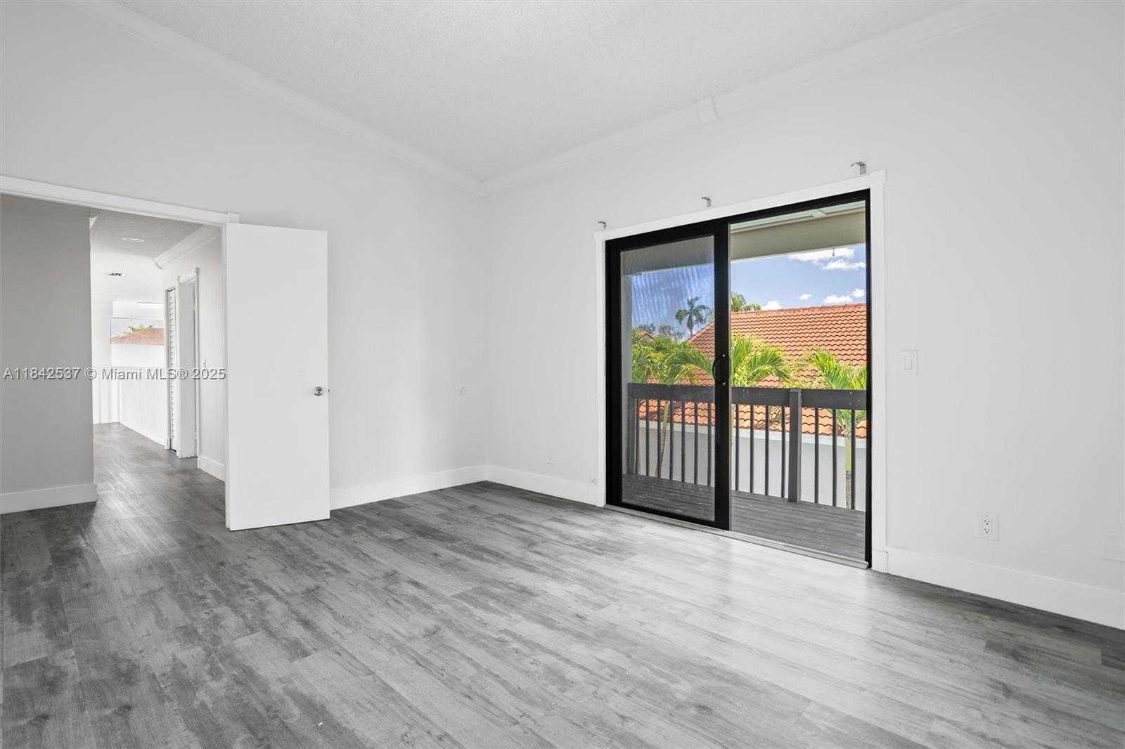 Small Image of 17532 NORTH WEST 61ST CT N, Hialeah Number 28