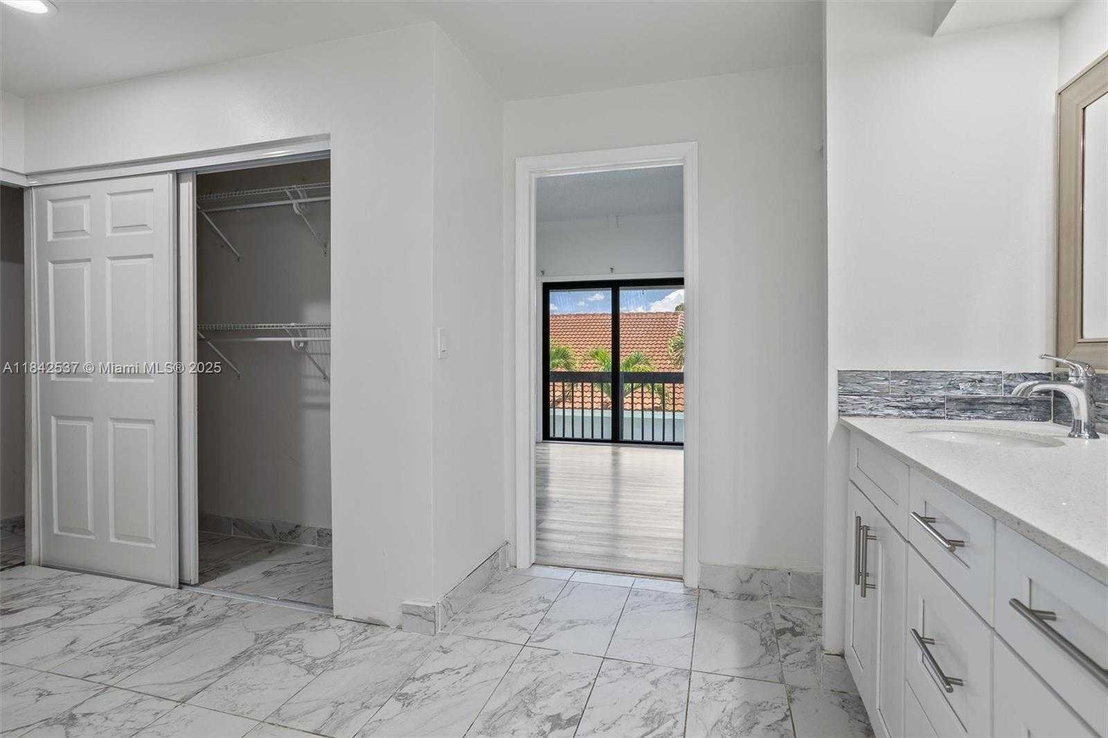 Small Image of 17532 NORTH WEST 61ST CT N, Hialeah Number 32