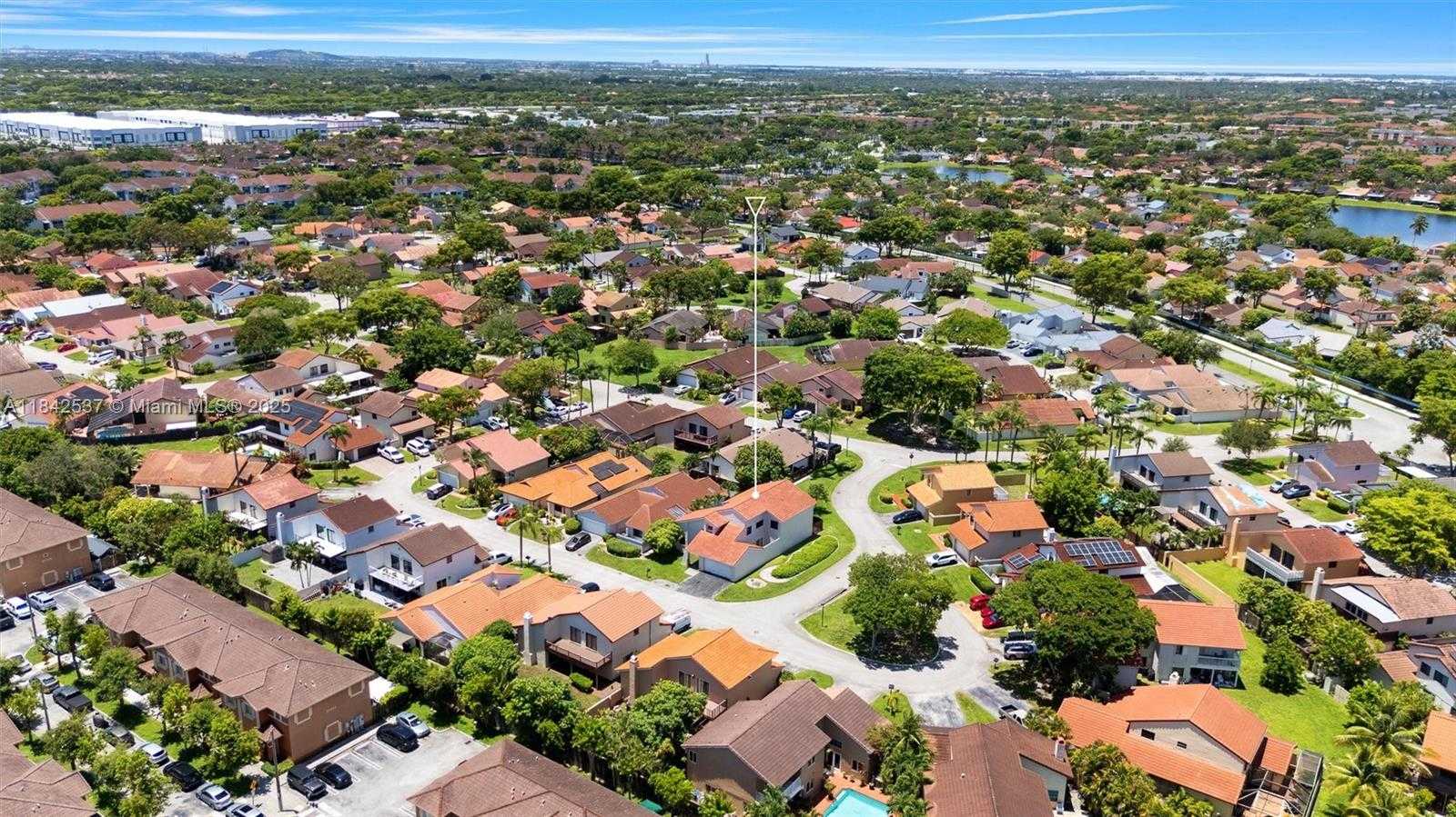 Small Image of 17532 NORTH WEST 61ST CT N, Hialeah Number 33