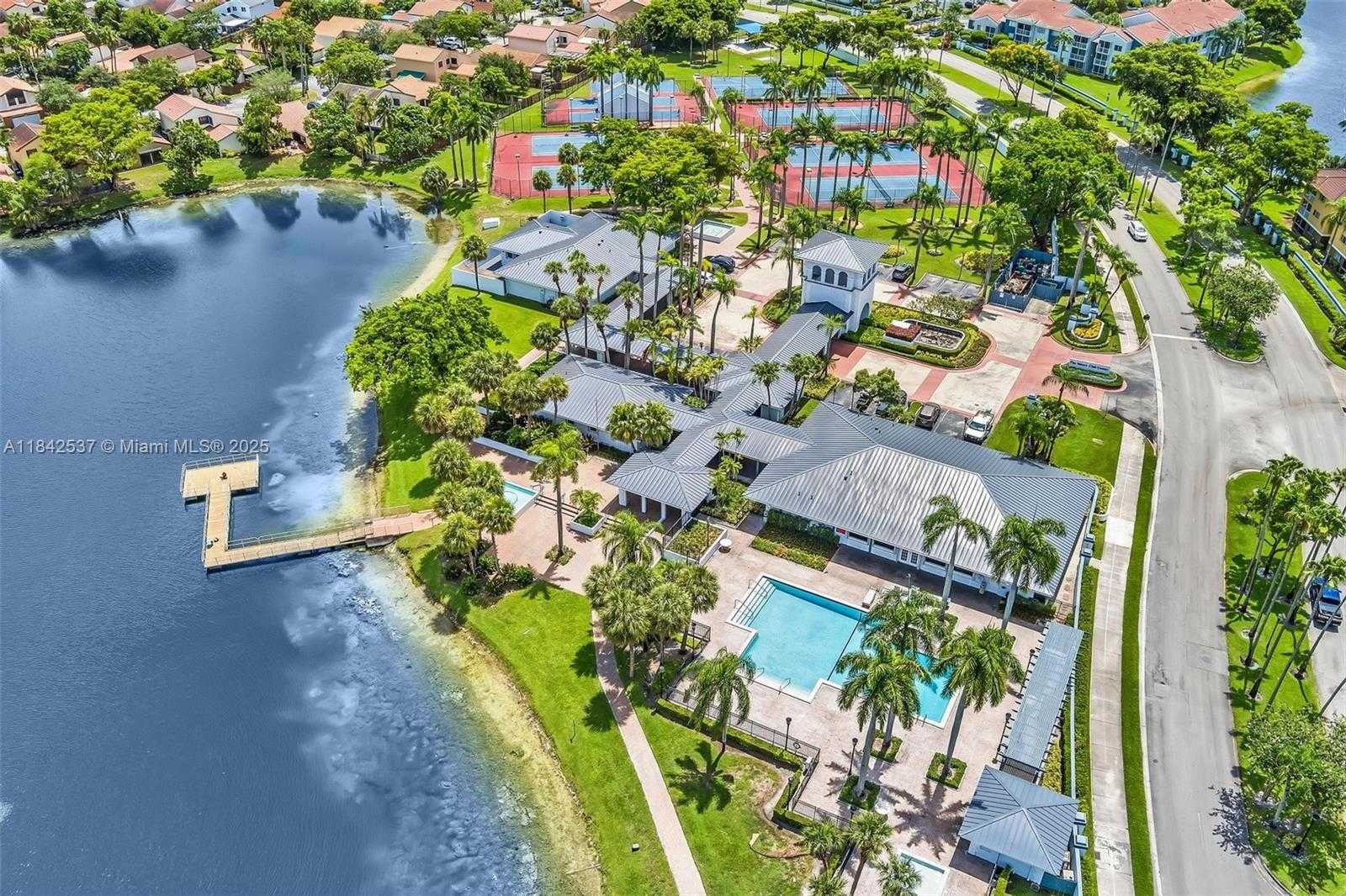 Small Image of 17532 NORTH WEST 61ST CT N, Hialeah Number 8