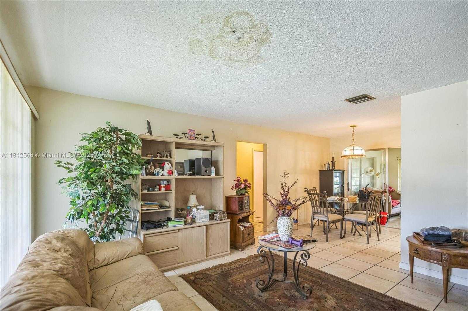 Small Image of 4906 NORTH WEST 53RD CT, Tamarac Number 11