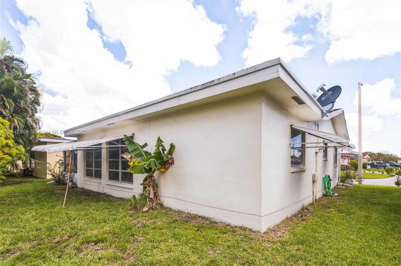 Small Image of 4906 NORTH WEST 53RD CT, Tamarac Number 26
