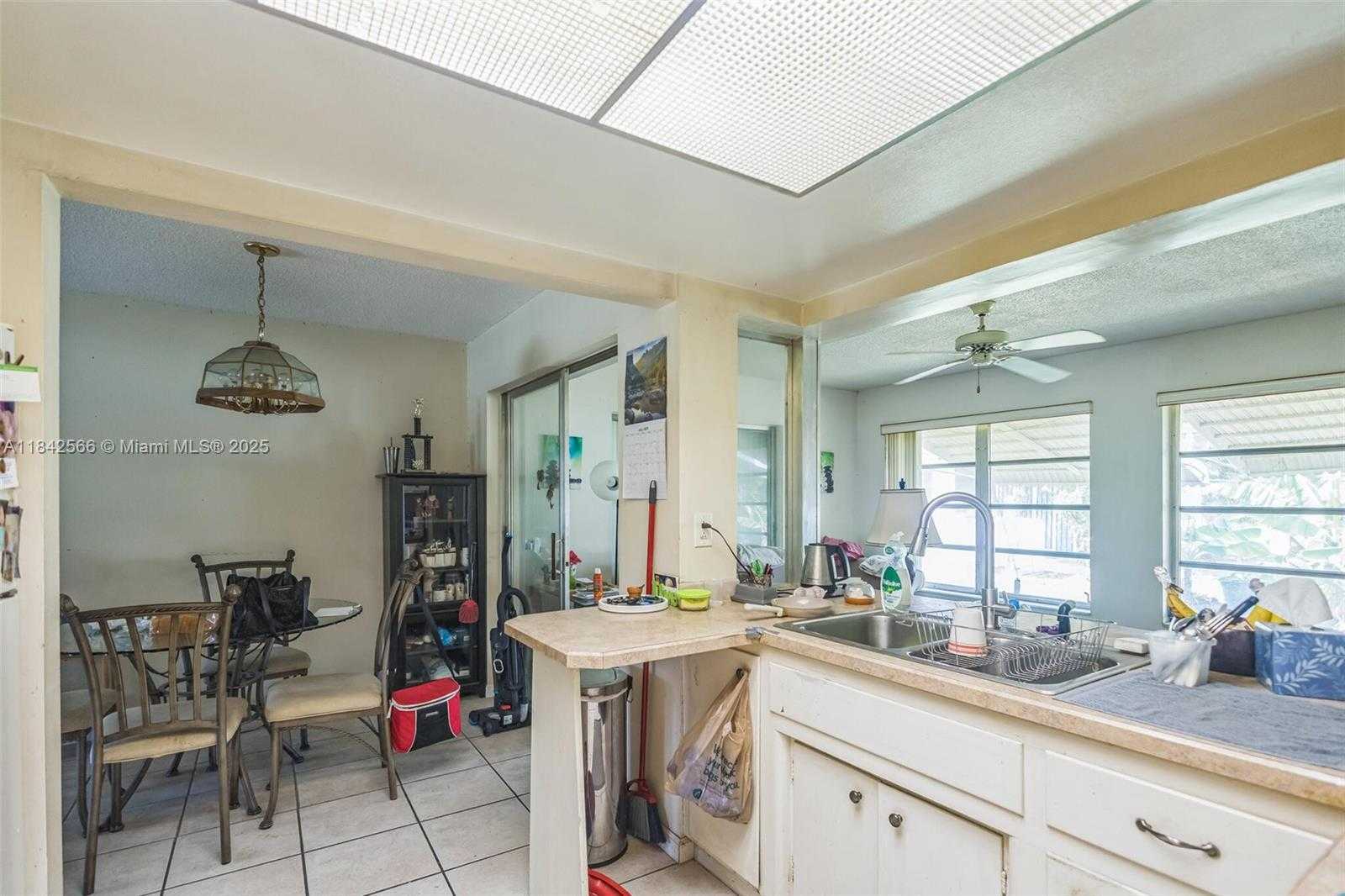 Small Image of 4906 NORTH WEST 53RD CT, Tamarac Number 6