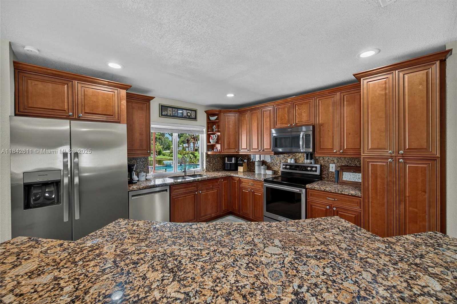 Small Image of 10751 SOUTH WEST 26TH CT, Davie Number 15