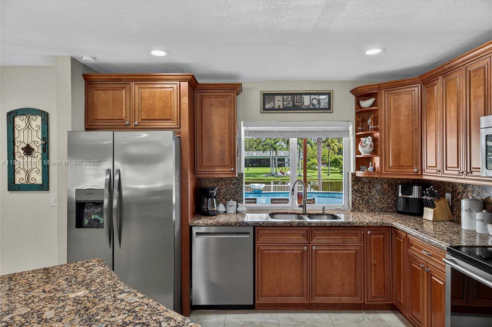 Small Image of 10751 SOUTH WEST 26TH CT, Davie Number 16