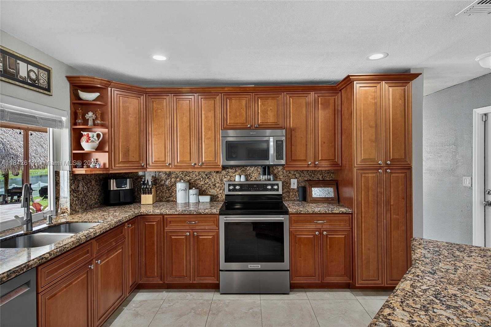 Small Image of 10751 SOUTH WEST 26TH CT, Davie Number 17