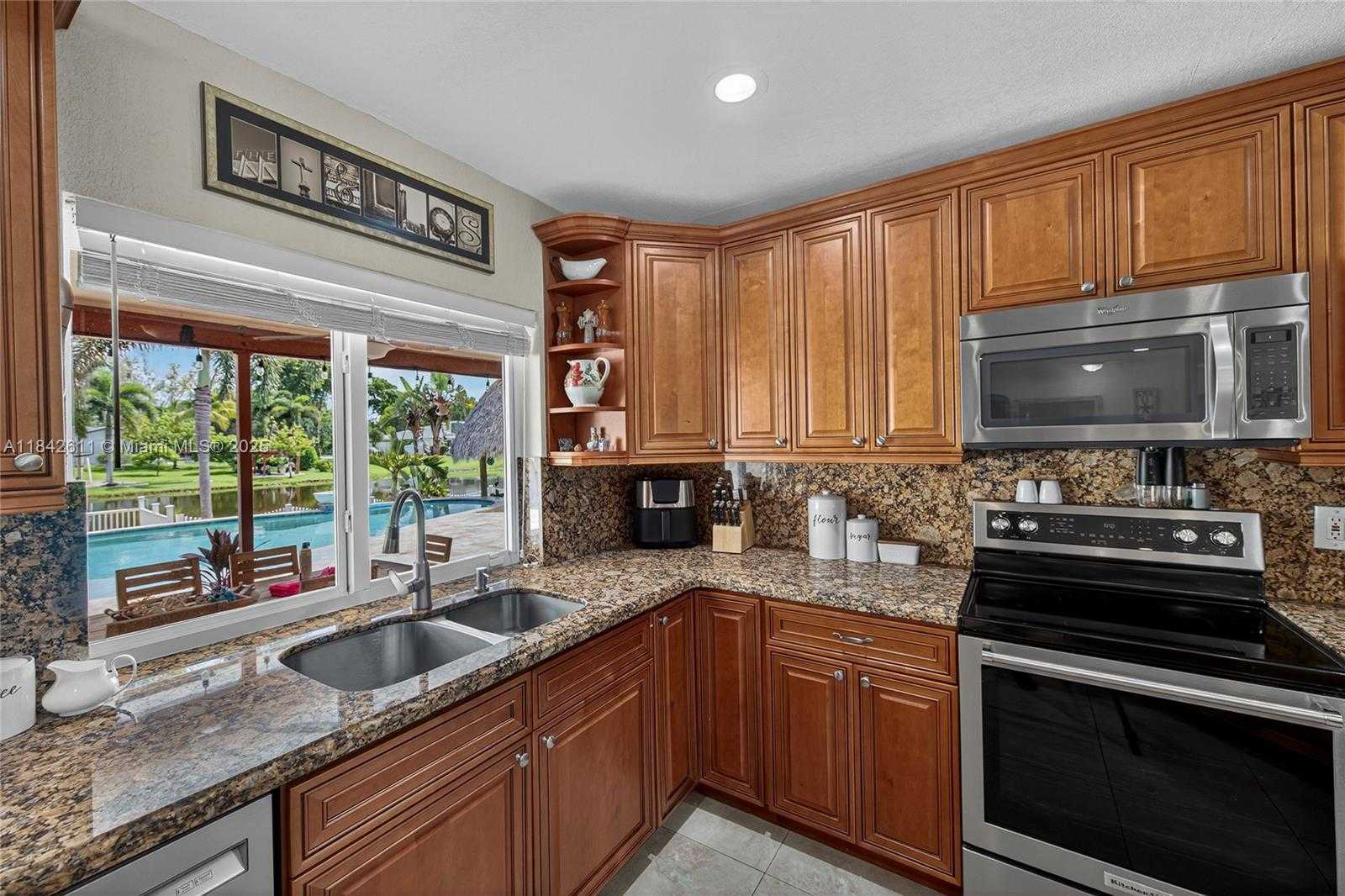 Small Image of 10751 SOUTH WEST 26TH CT, Davie Number 18